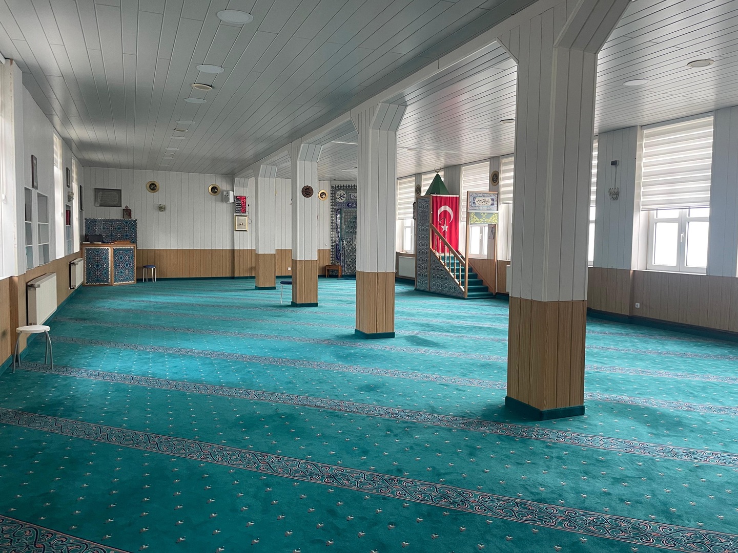AHMET YESEVi CAMii