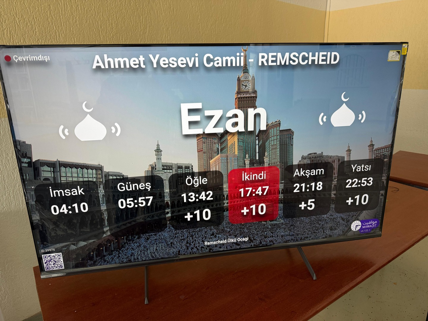 AHMET YESEVi CAMii