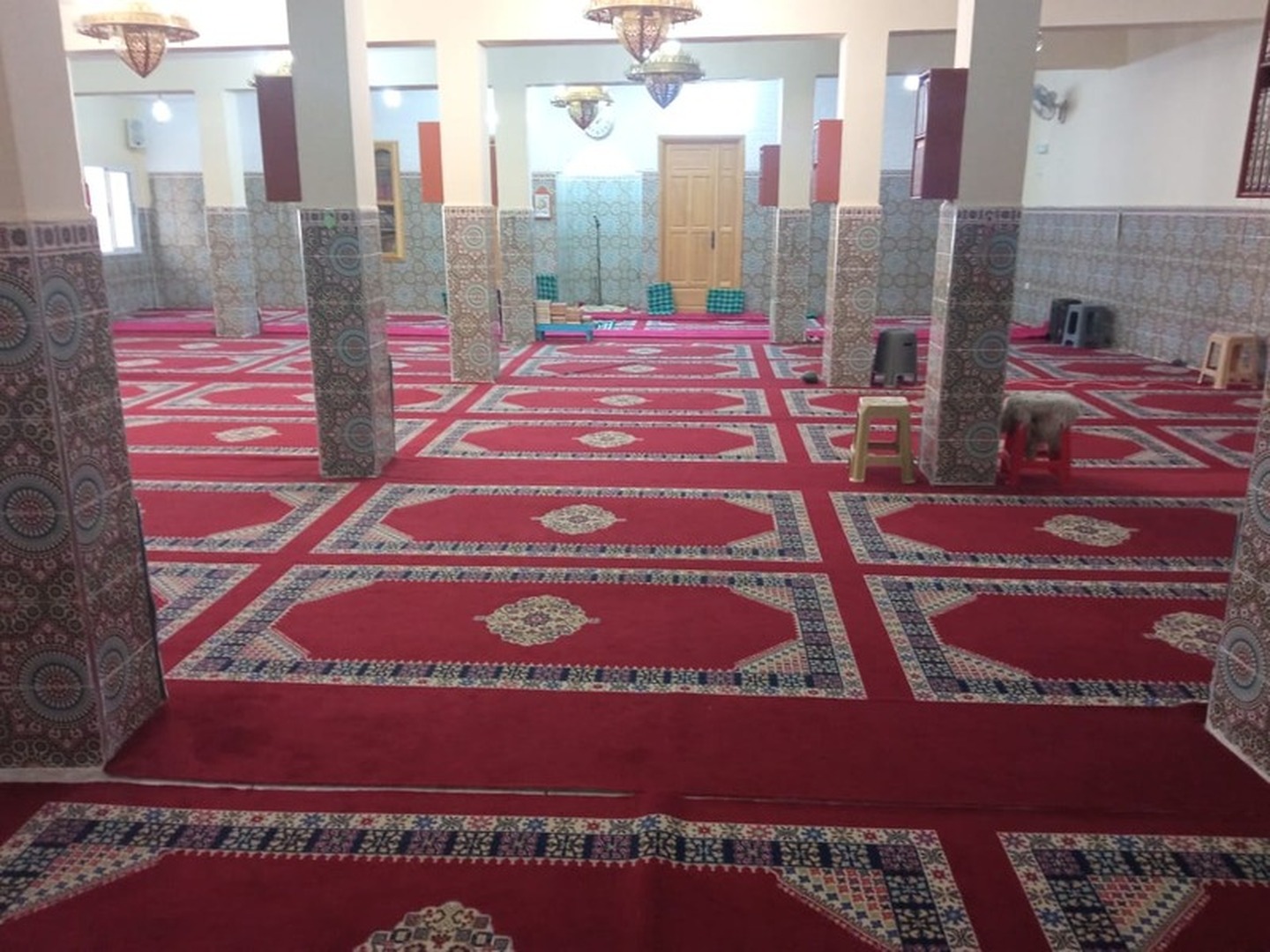 مسجد فوق الساقية