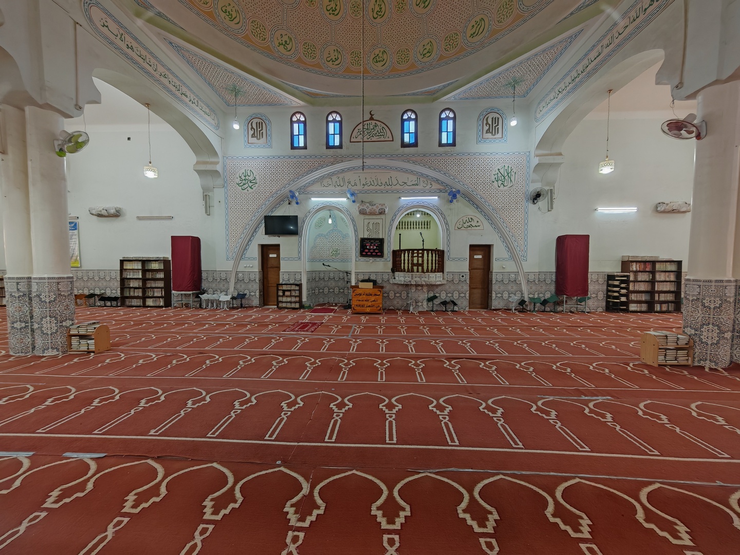 مسجد عائشة أم المؤمنين