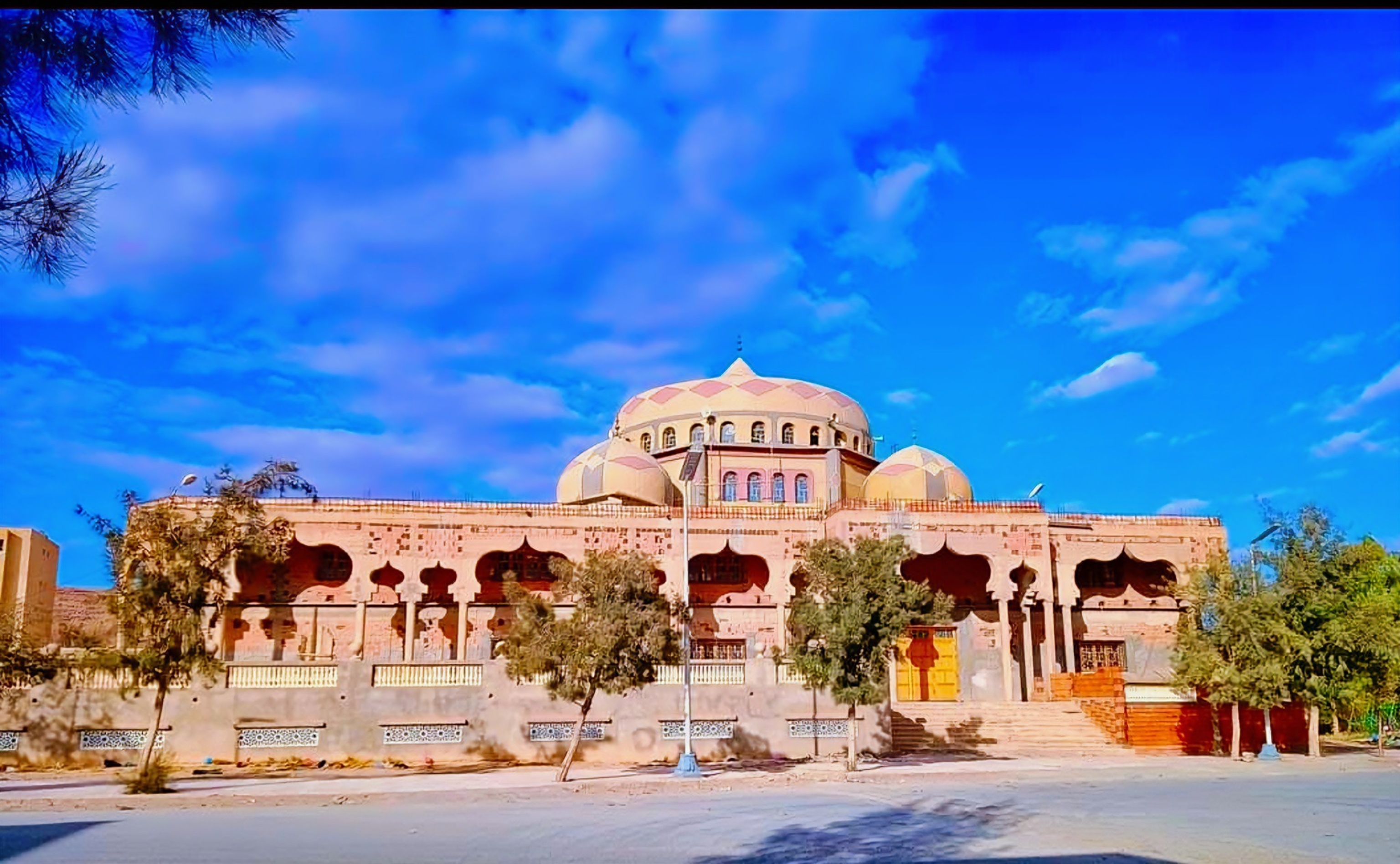 مسجد فاطمة الزهراء -حي الباطن-بوسعادة