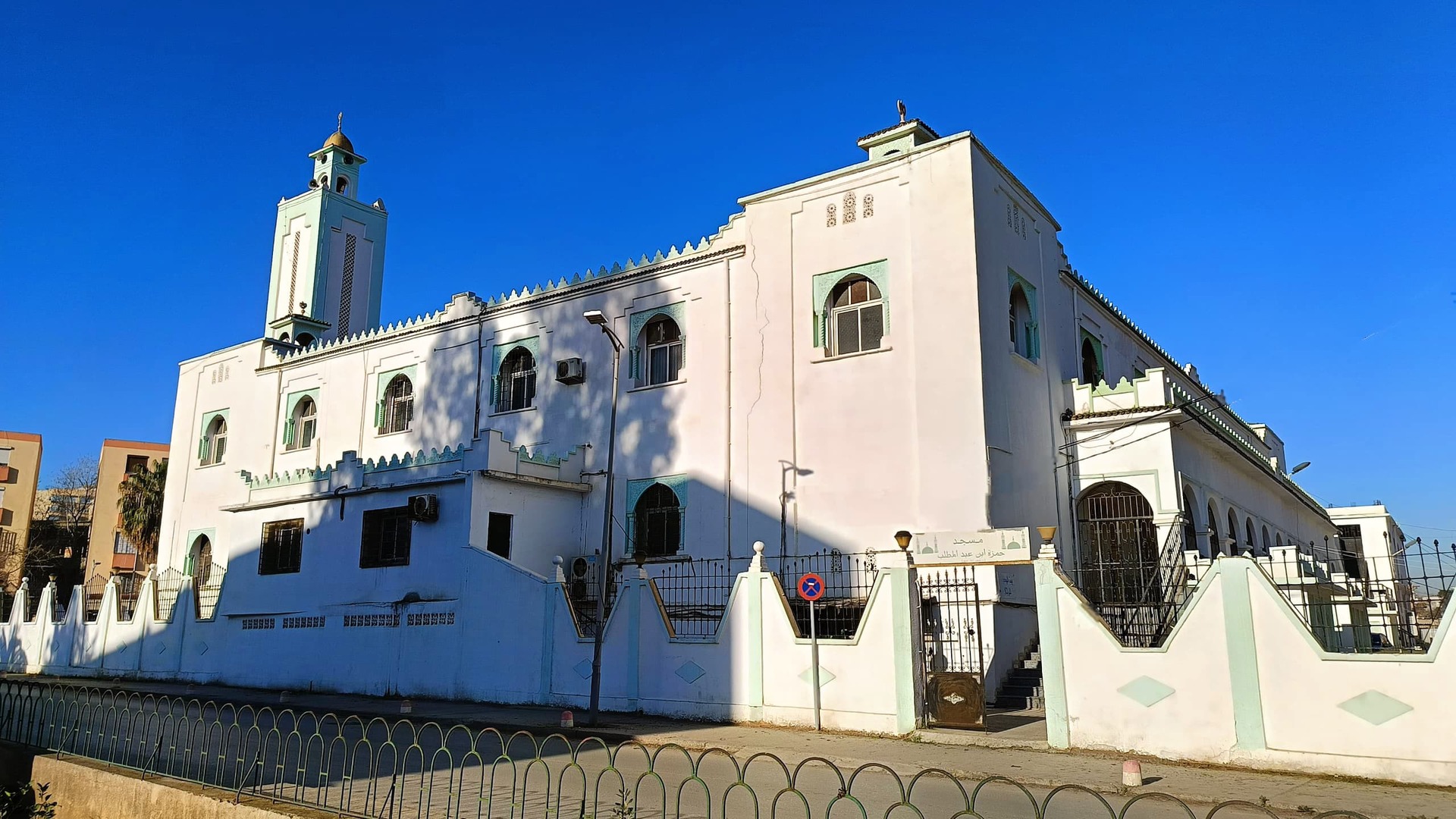 مسجد حمزة بن عبد المطلب - باب الزوار