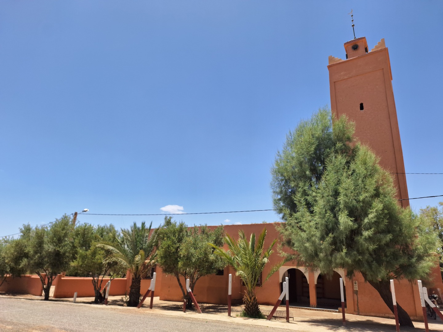 مسجد تبسباست