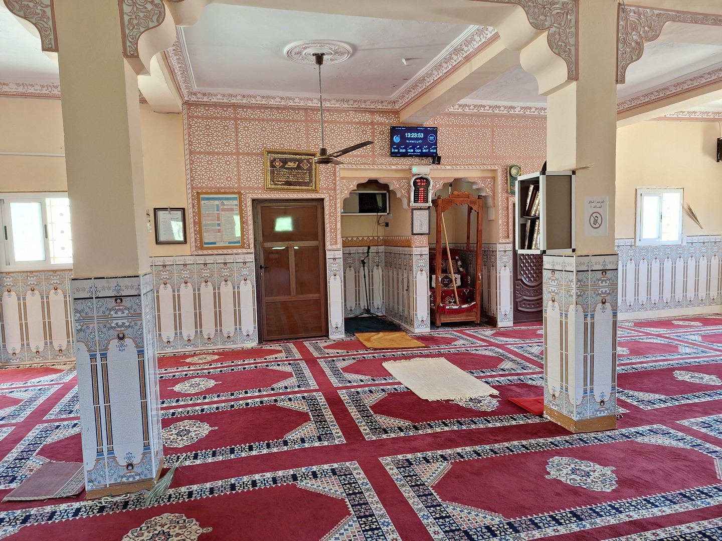 مسجد تبسباست