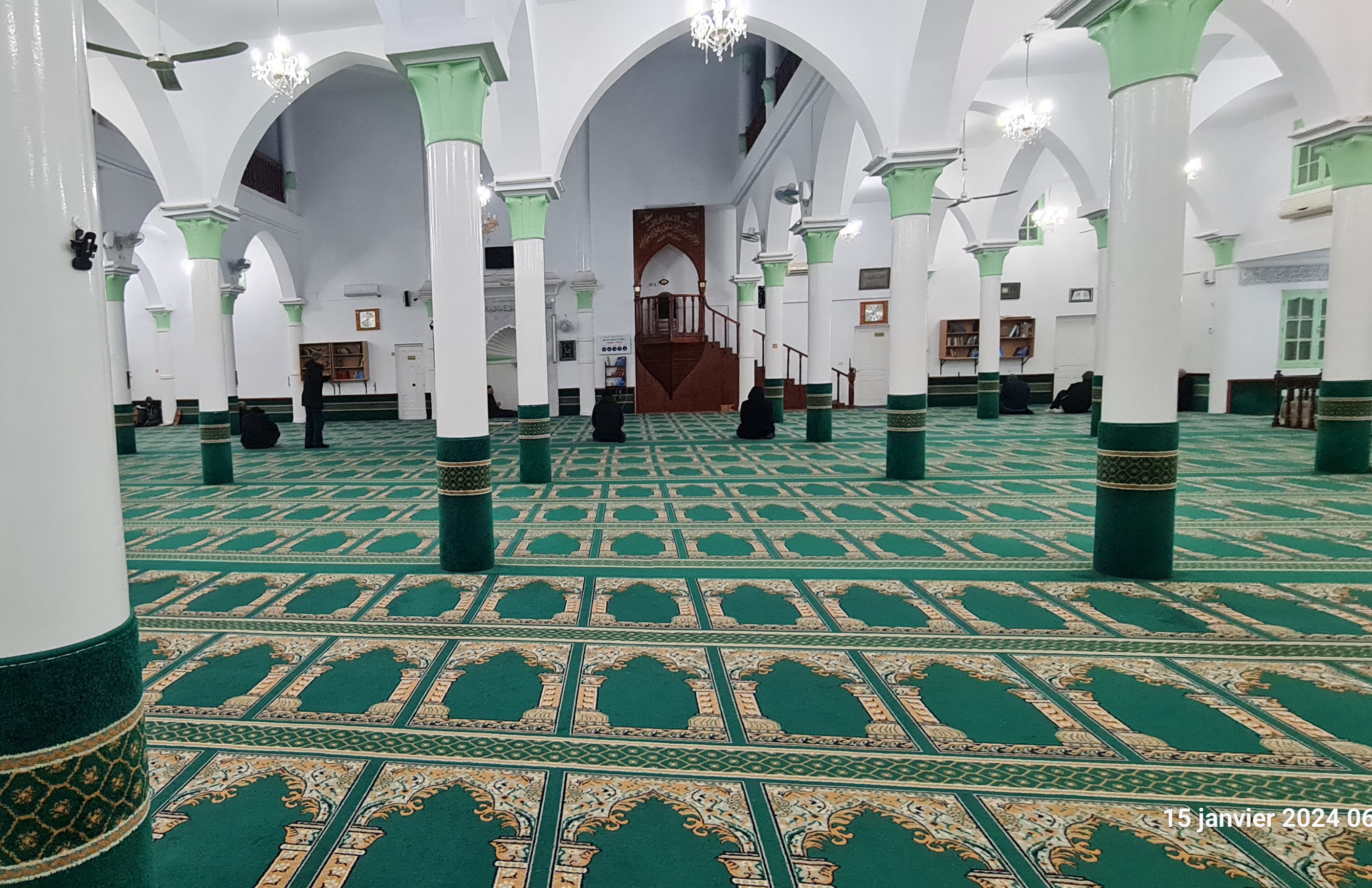 جامع التقوى حي إقبال