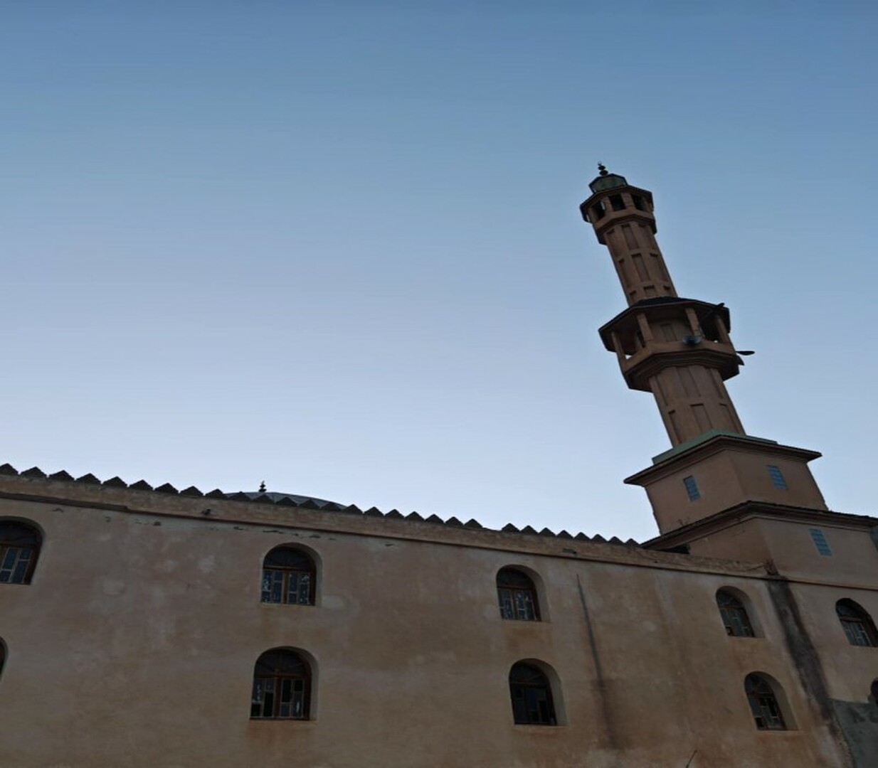 مسجد الحسين بن علي منار زارزة