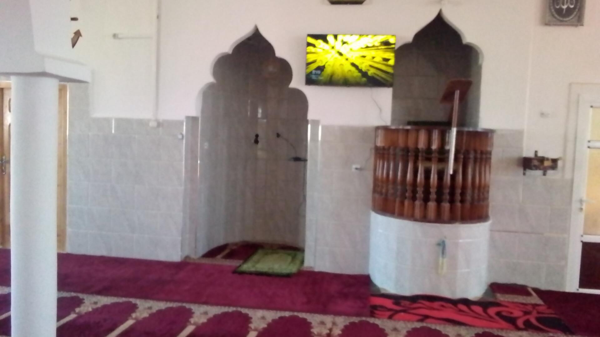 مسجدأبي حنيفة النعمان خروبة - مشرع الصفا