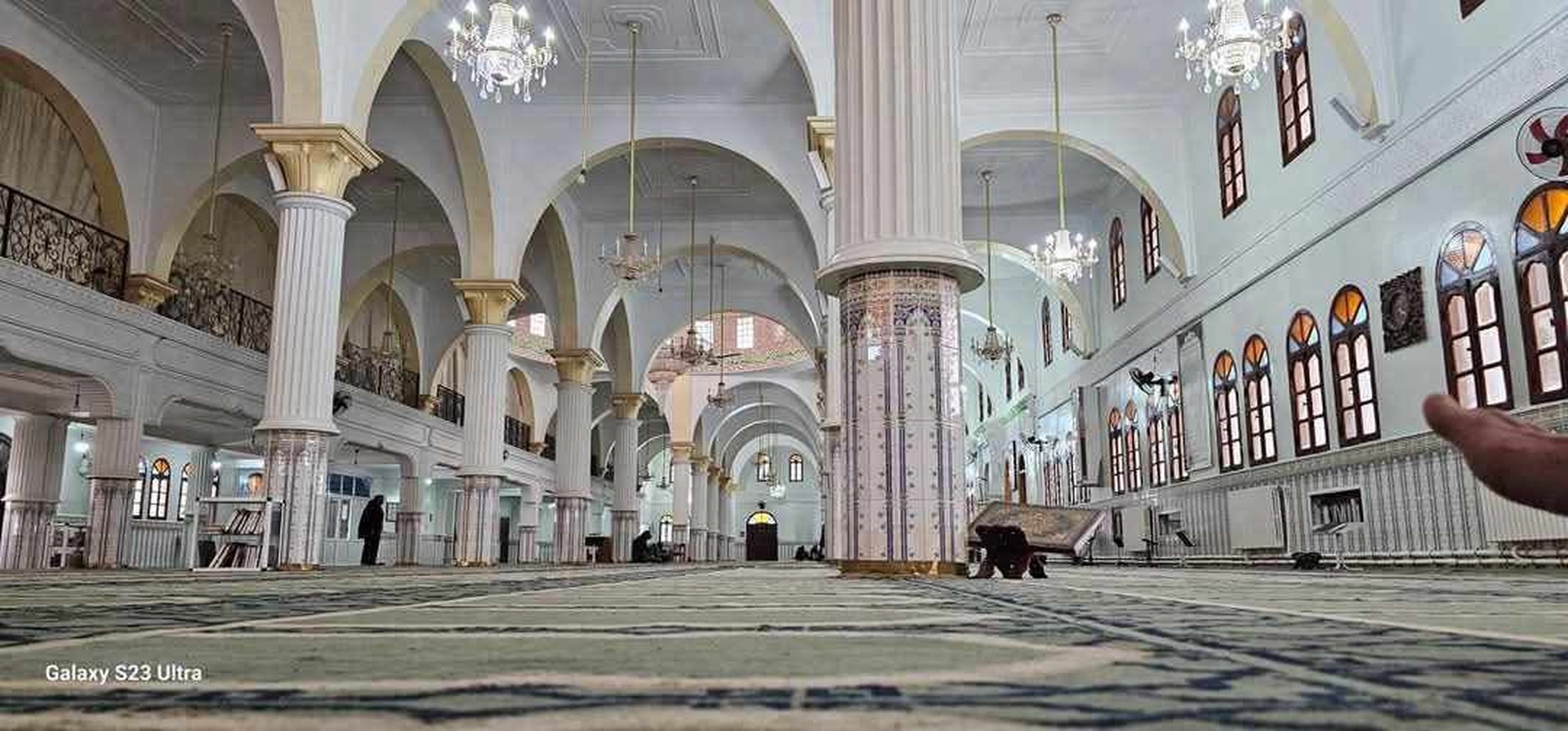 مسجد أول نوفمبر عين فكرون