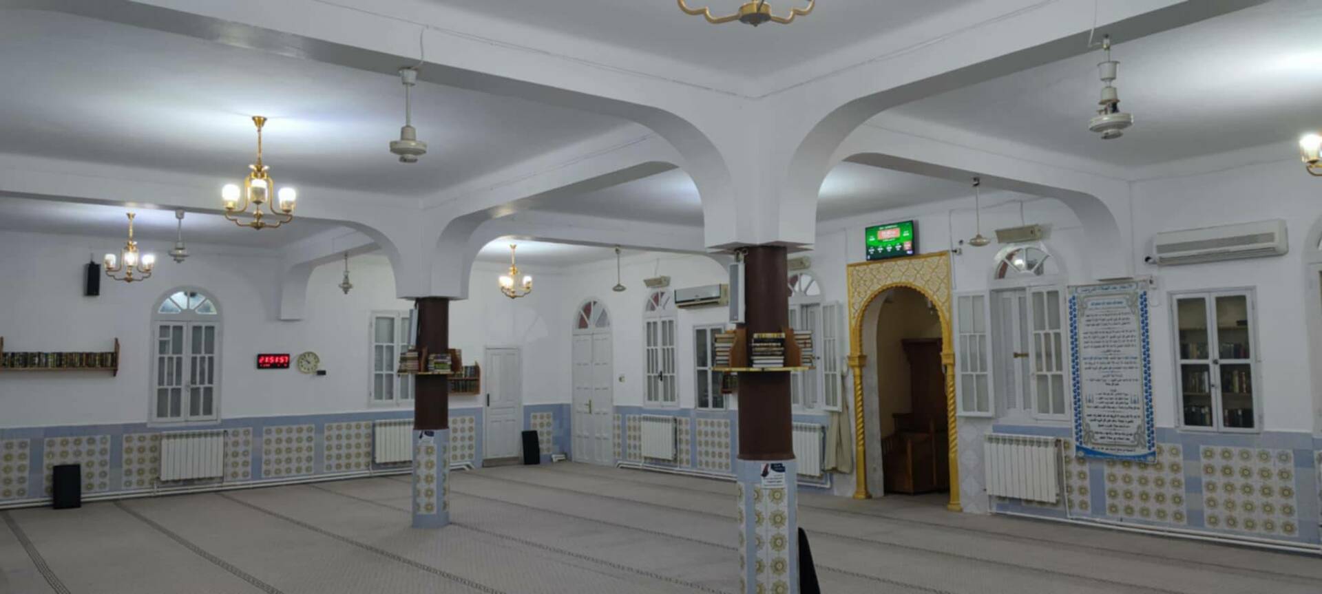 مسجد المجاهدين أولاد غشام تاكسنة