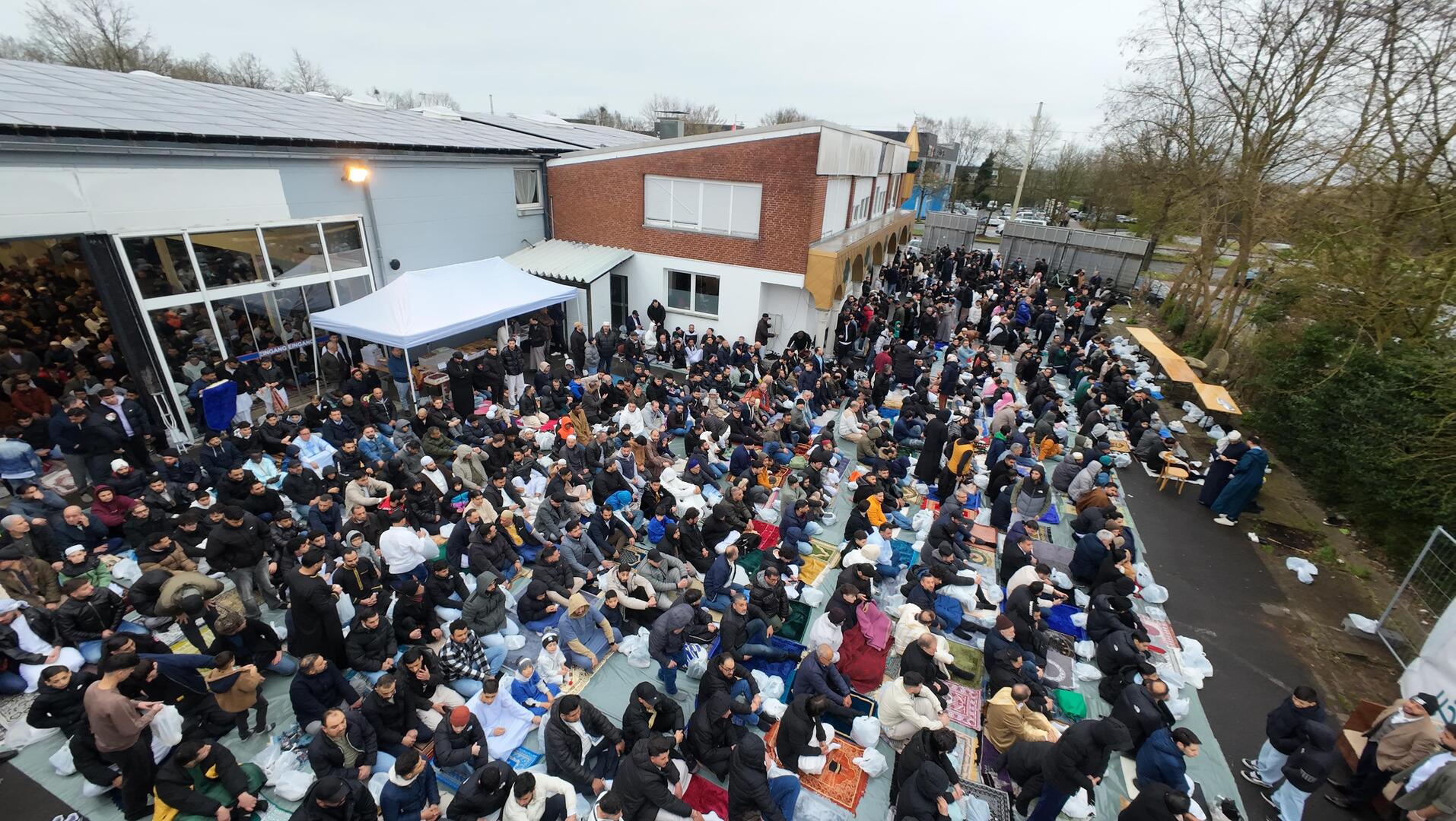 Außenaufnahme Gebet