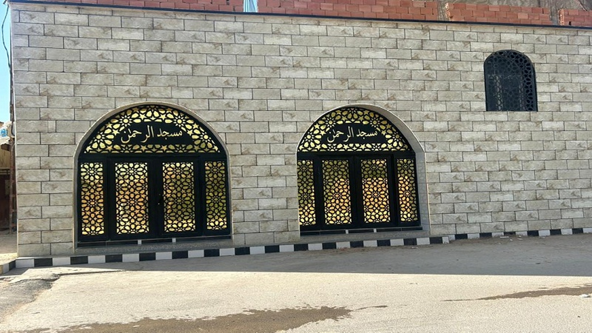 مسجد ٱلرَّحۡمَٰنُ - بني درقون،
