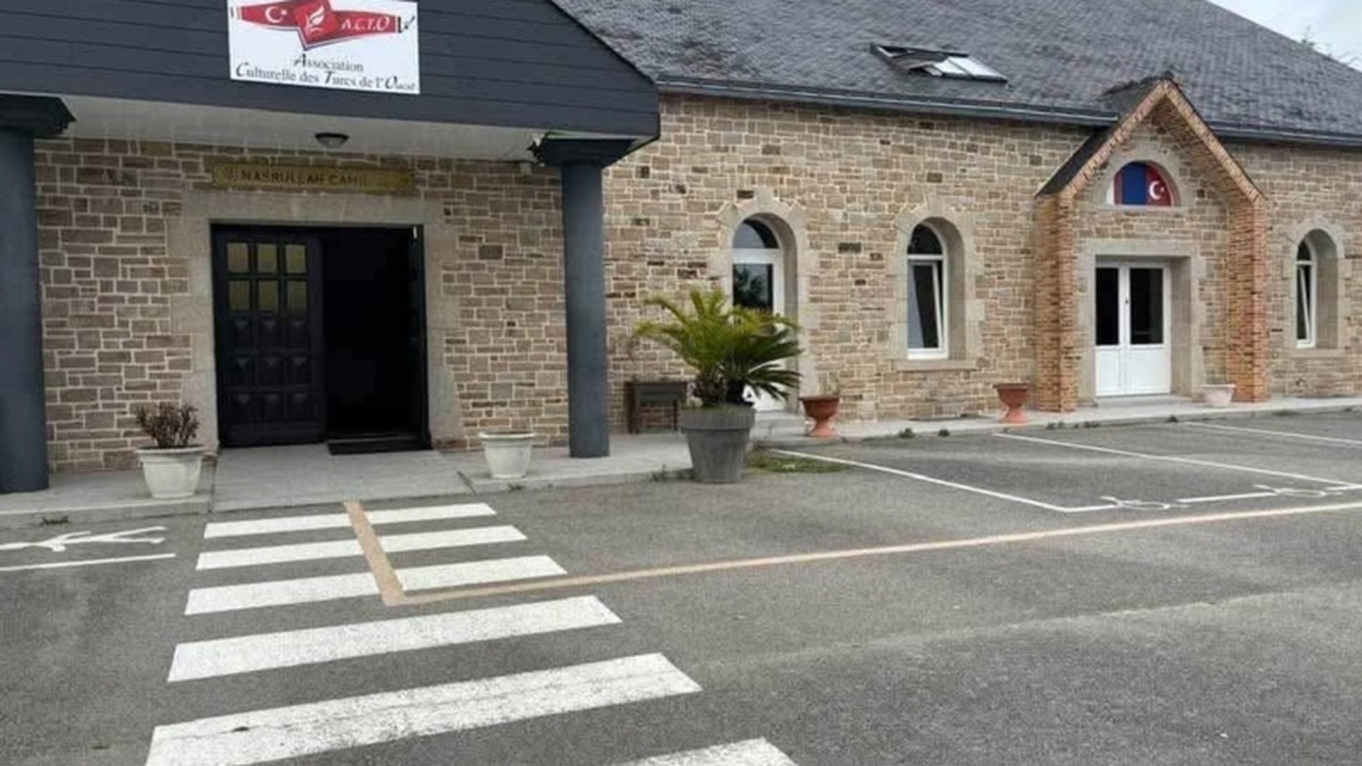 Di̇ti̇p Nasrullah Cami̇i̇ - Vannes