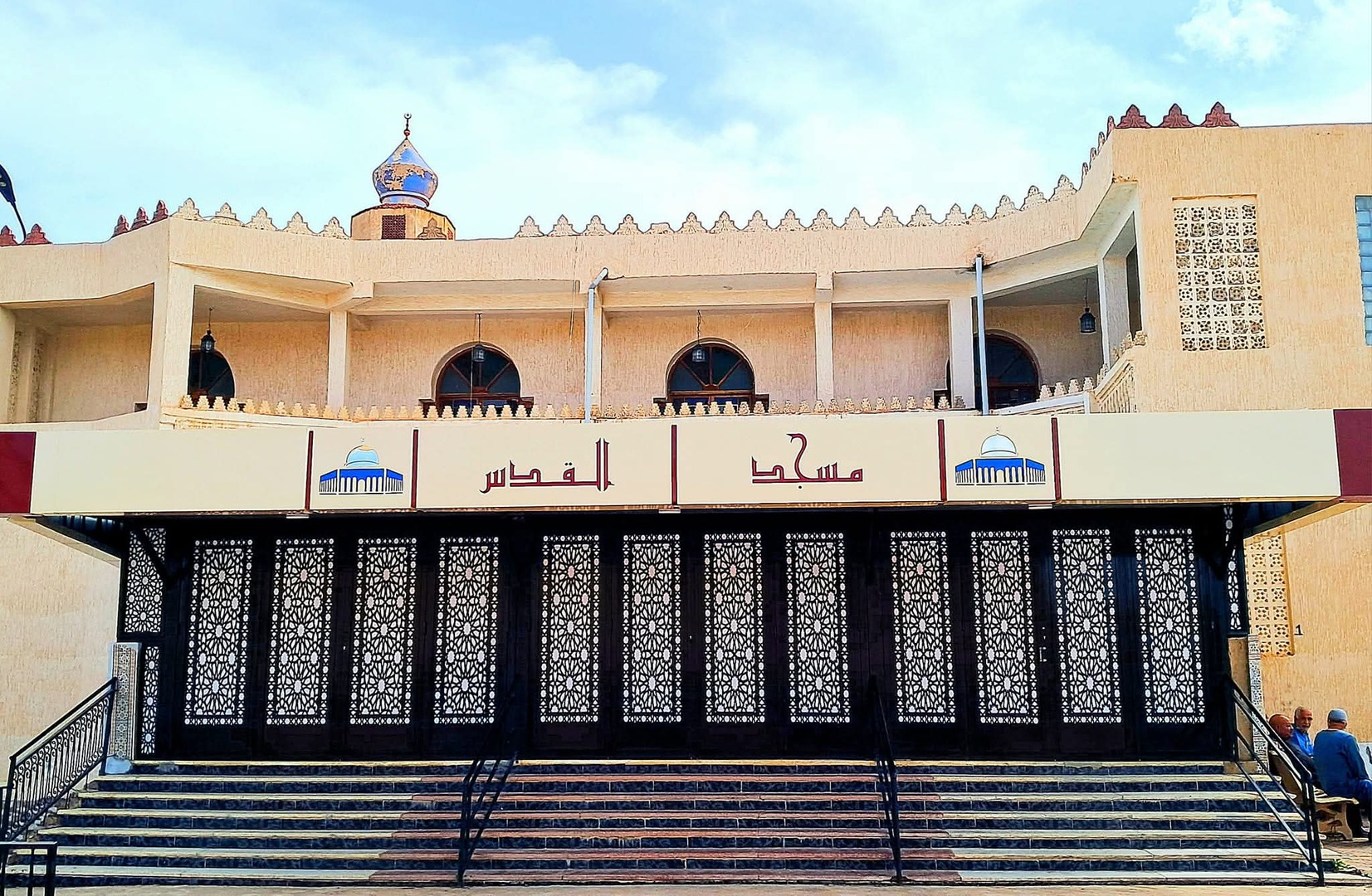 مسجد القدس حي 800 مسكن