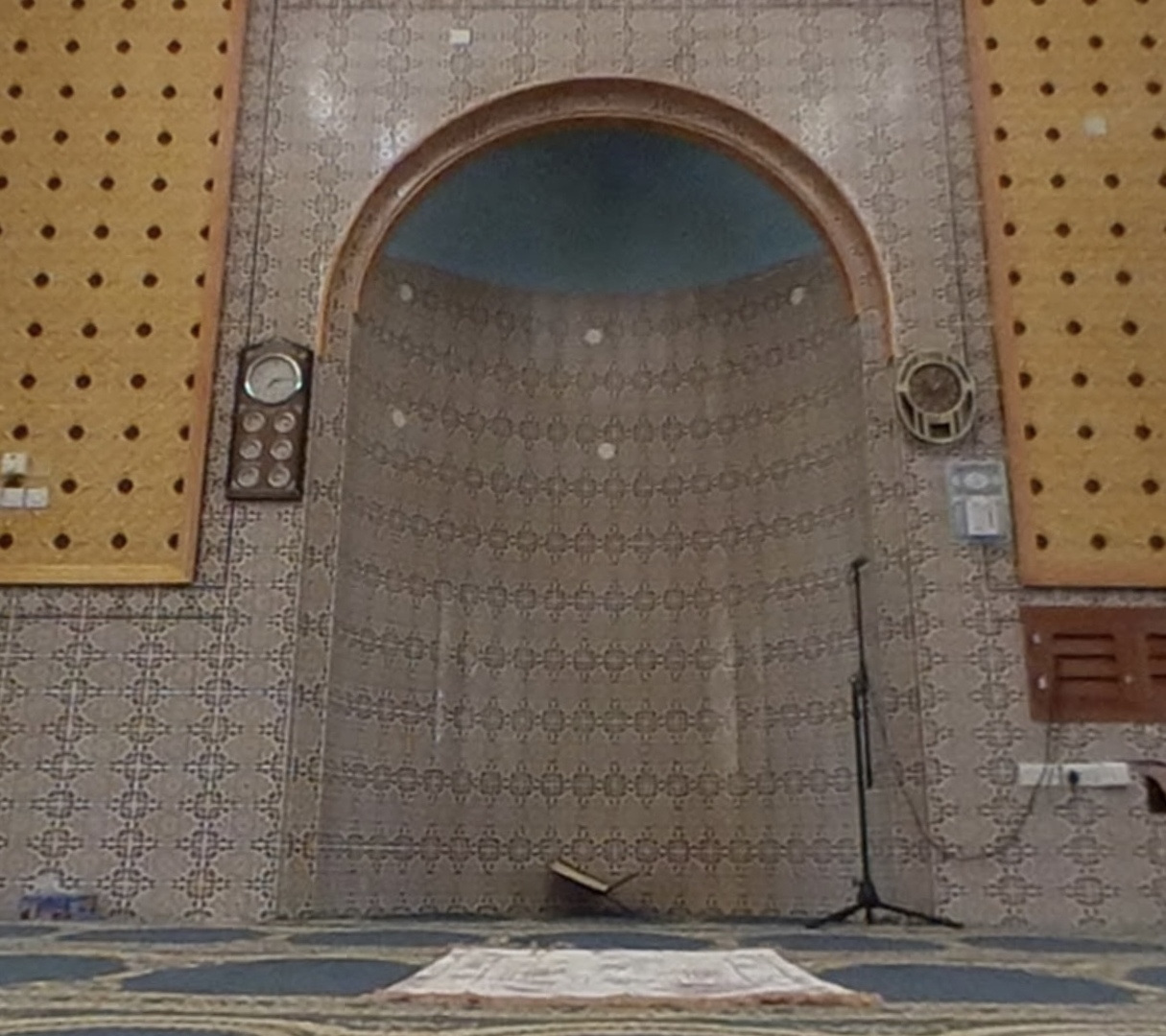 مسجد المنيزف