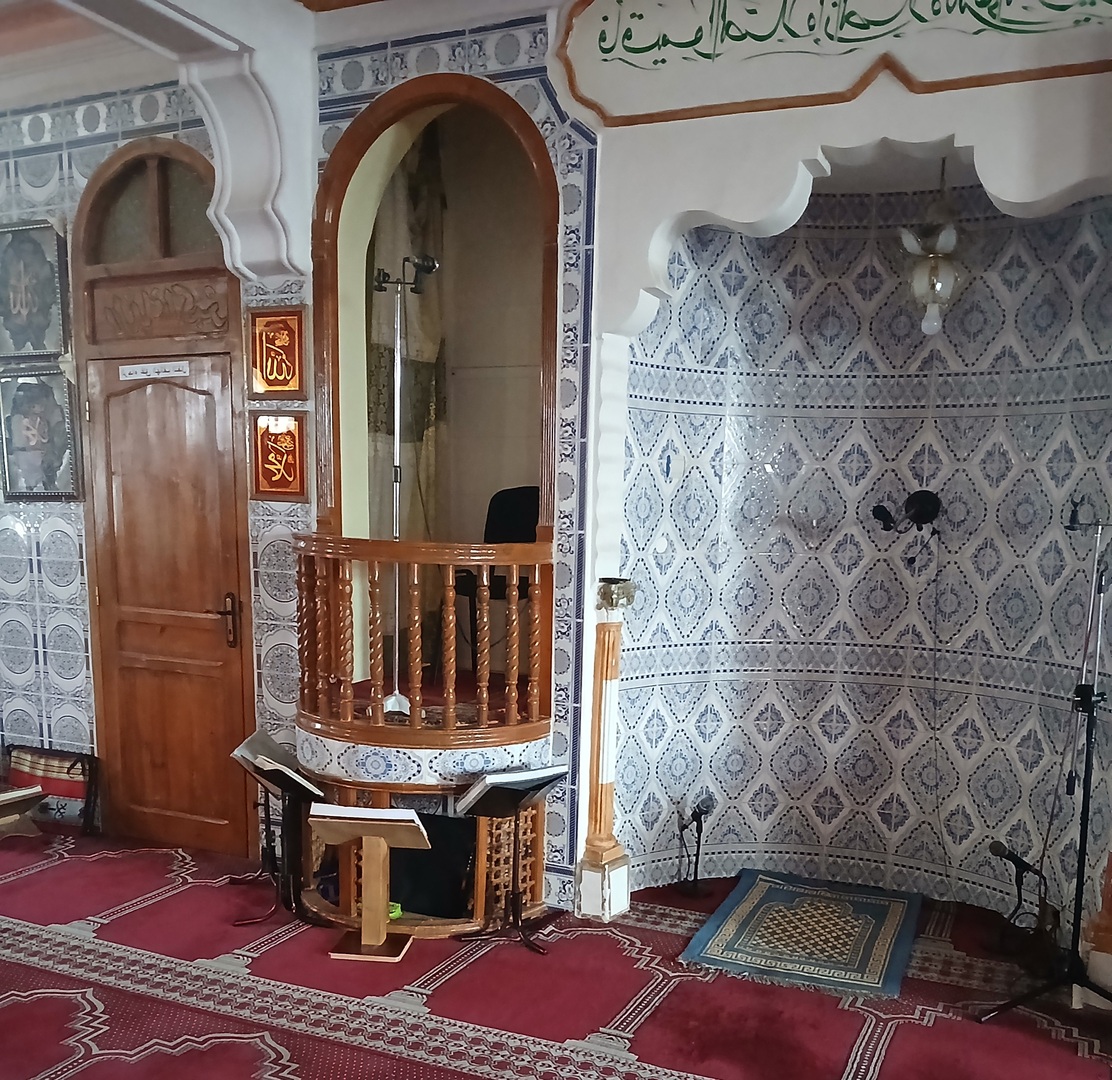 مسجد أبي بكر الرازي عين أعلام - الذرعان