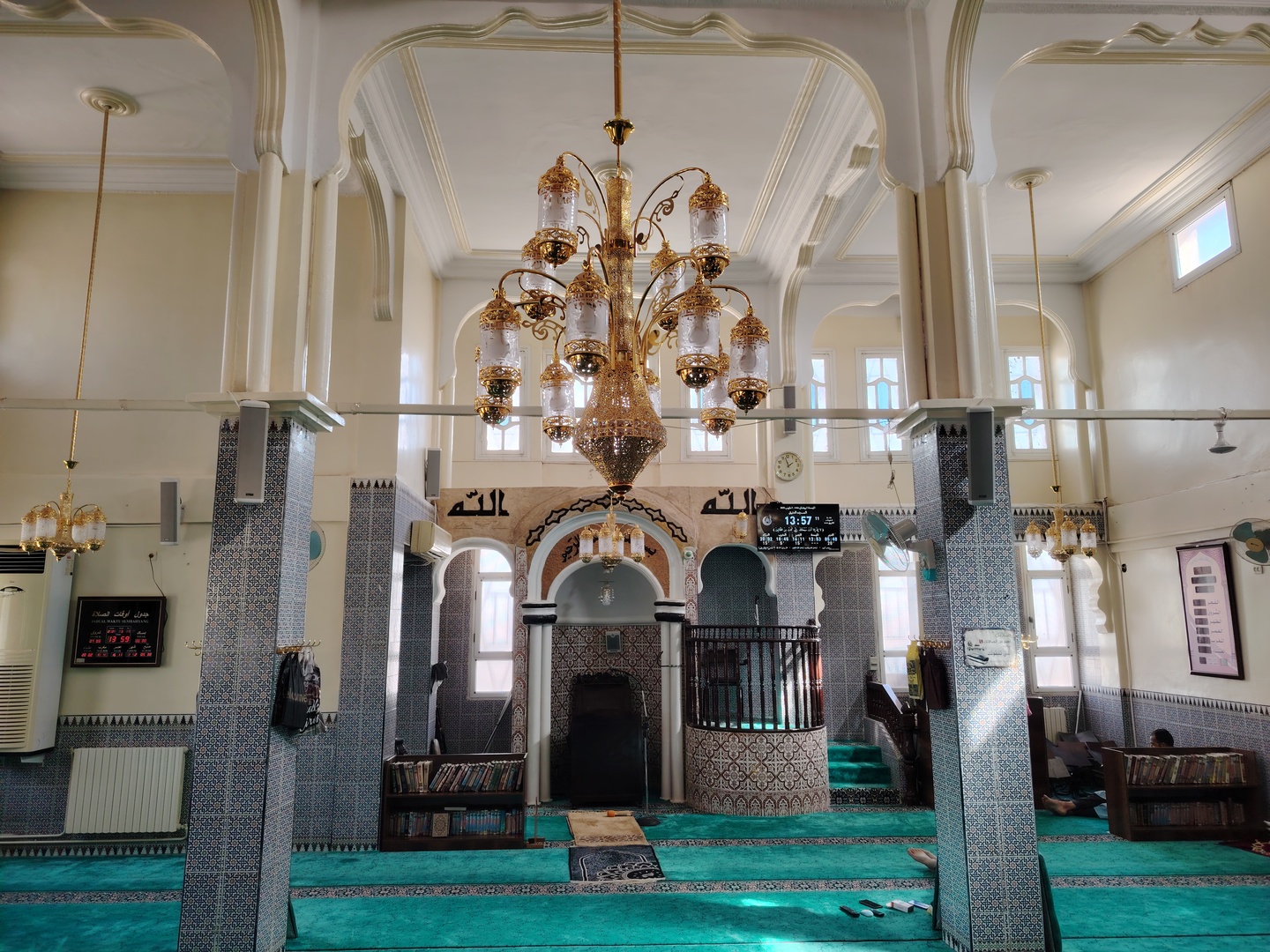 المسجد العتيق بلدية سيدي أمبارك