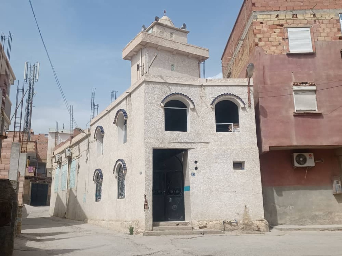 مسجد لعزيب المركز