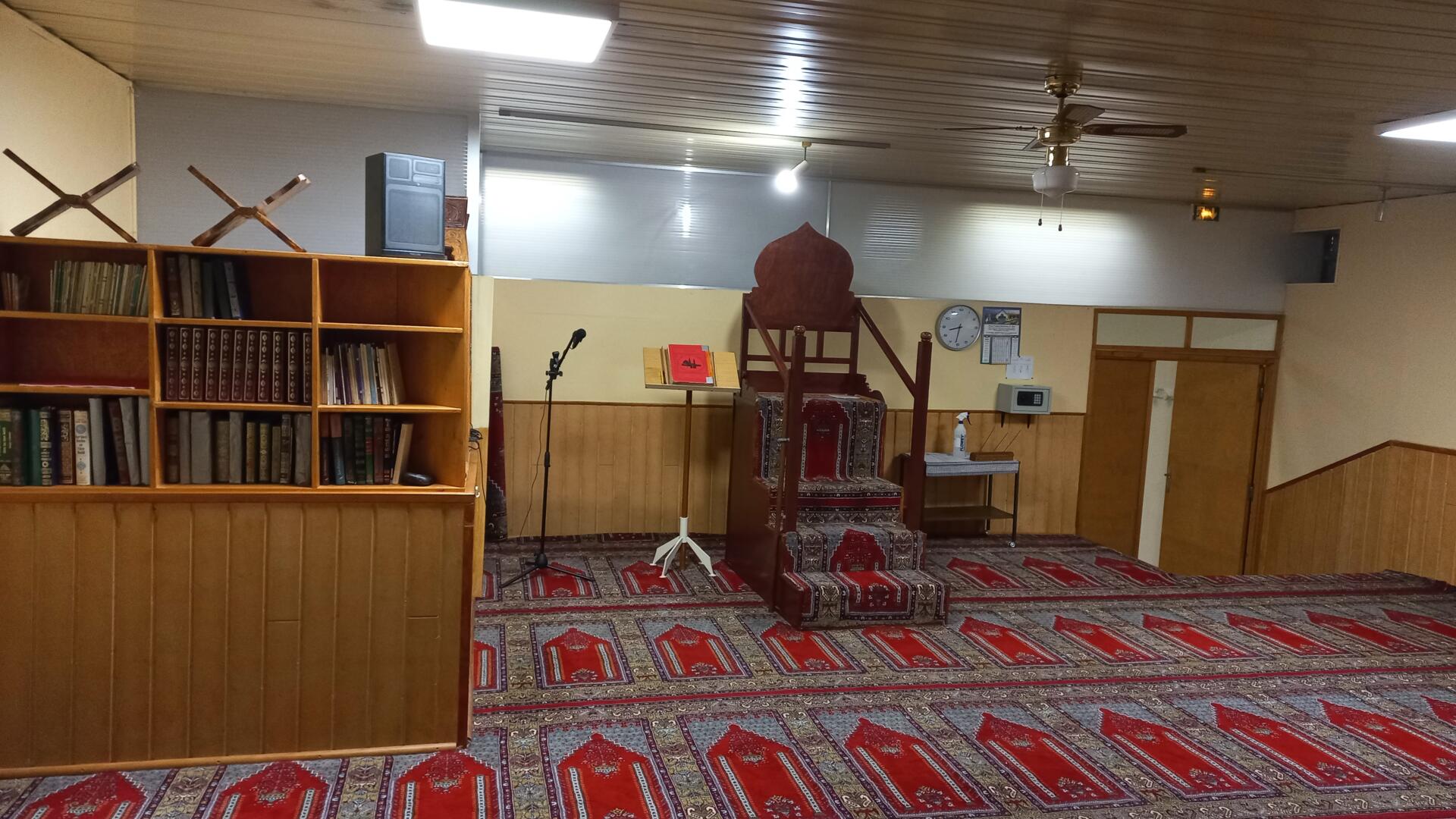 MASJID AT-TAWBA