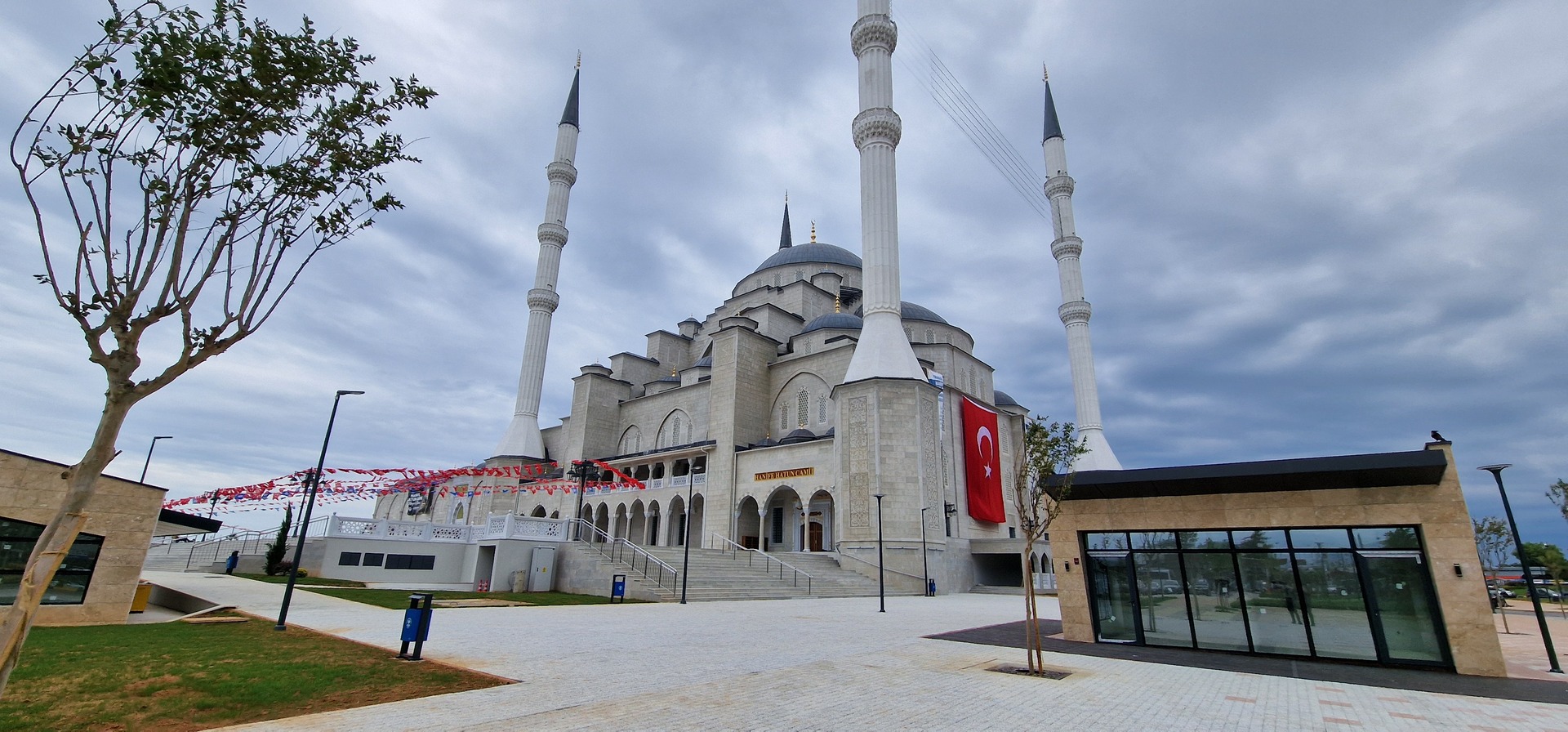 Hanife Hatun Camii