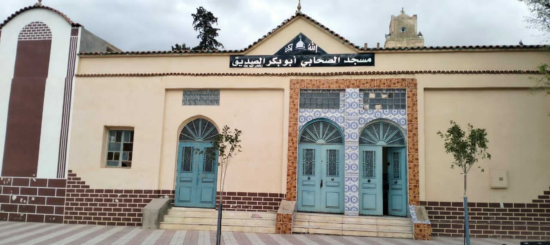 مسجد أبوبكر الصديق - قرية عين الزرقاء
