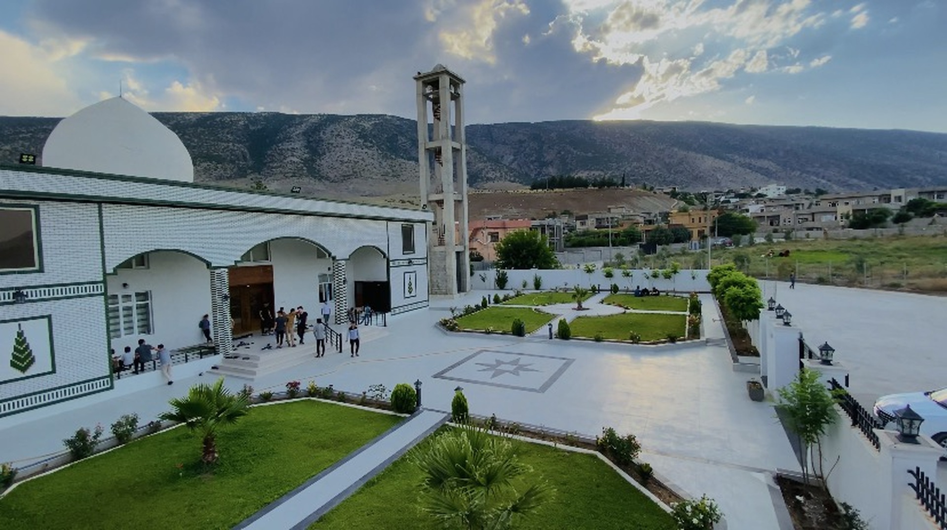 مزگەوتی بەهەشت لە مەجیداوە
