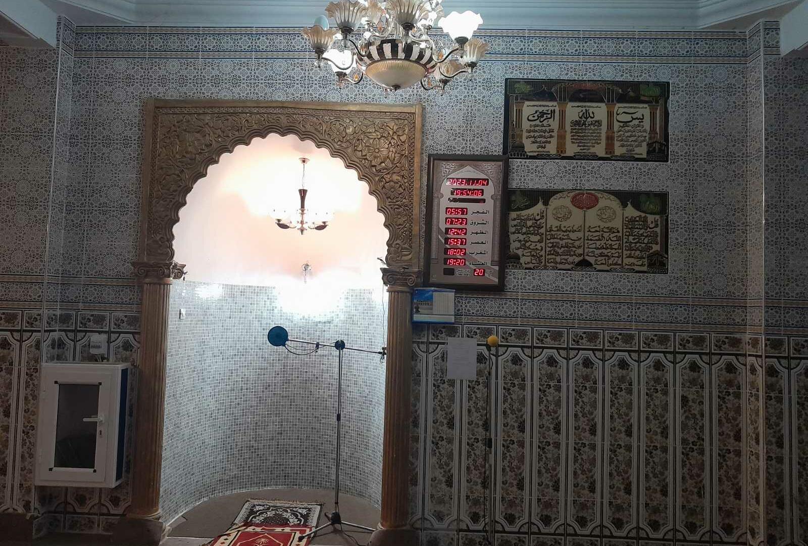 مسجد أبي بكر الصديق-عين حمادي