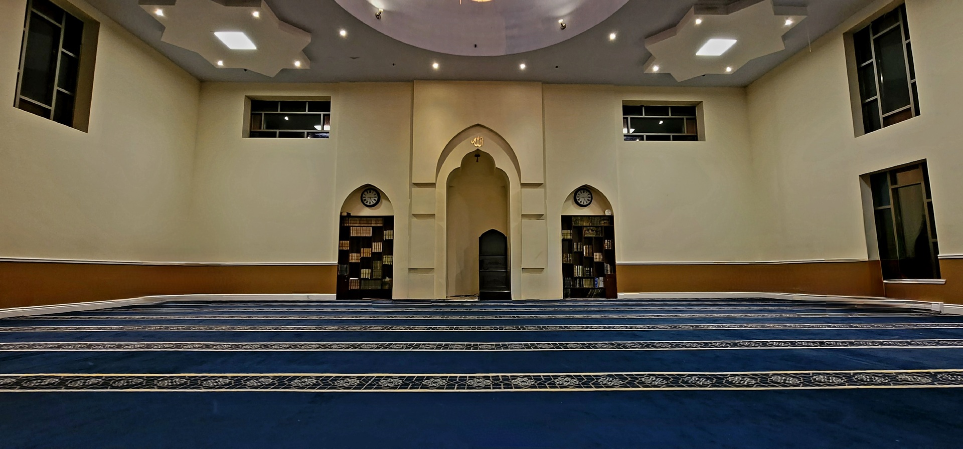 Baitul Mukarram - بيت المكرمة
