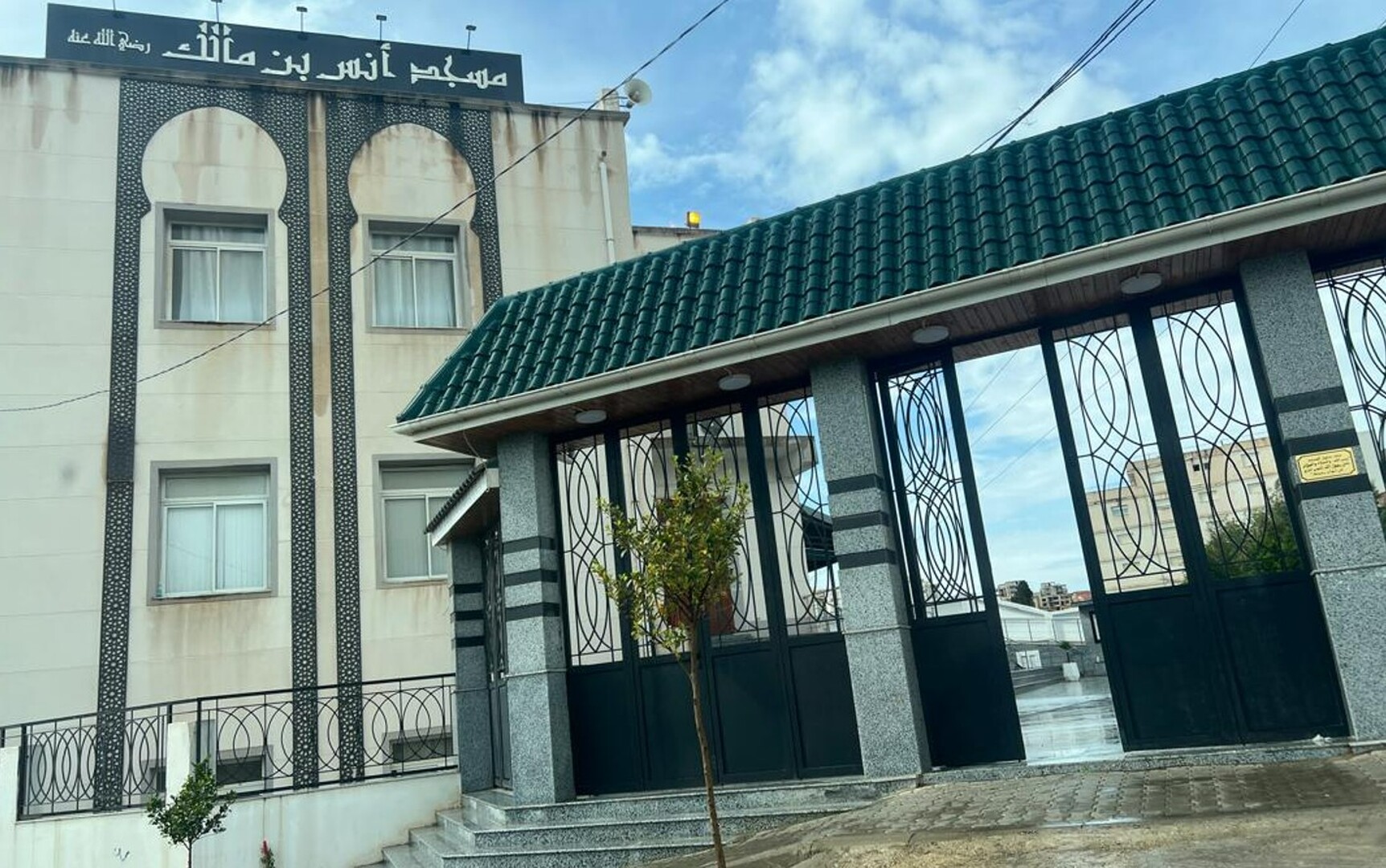 أنس بن مالك - سبالة درارية