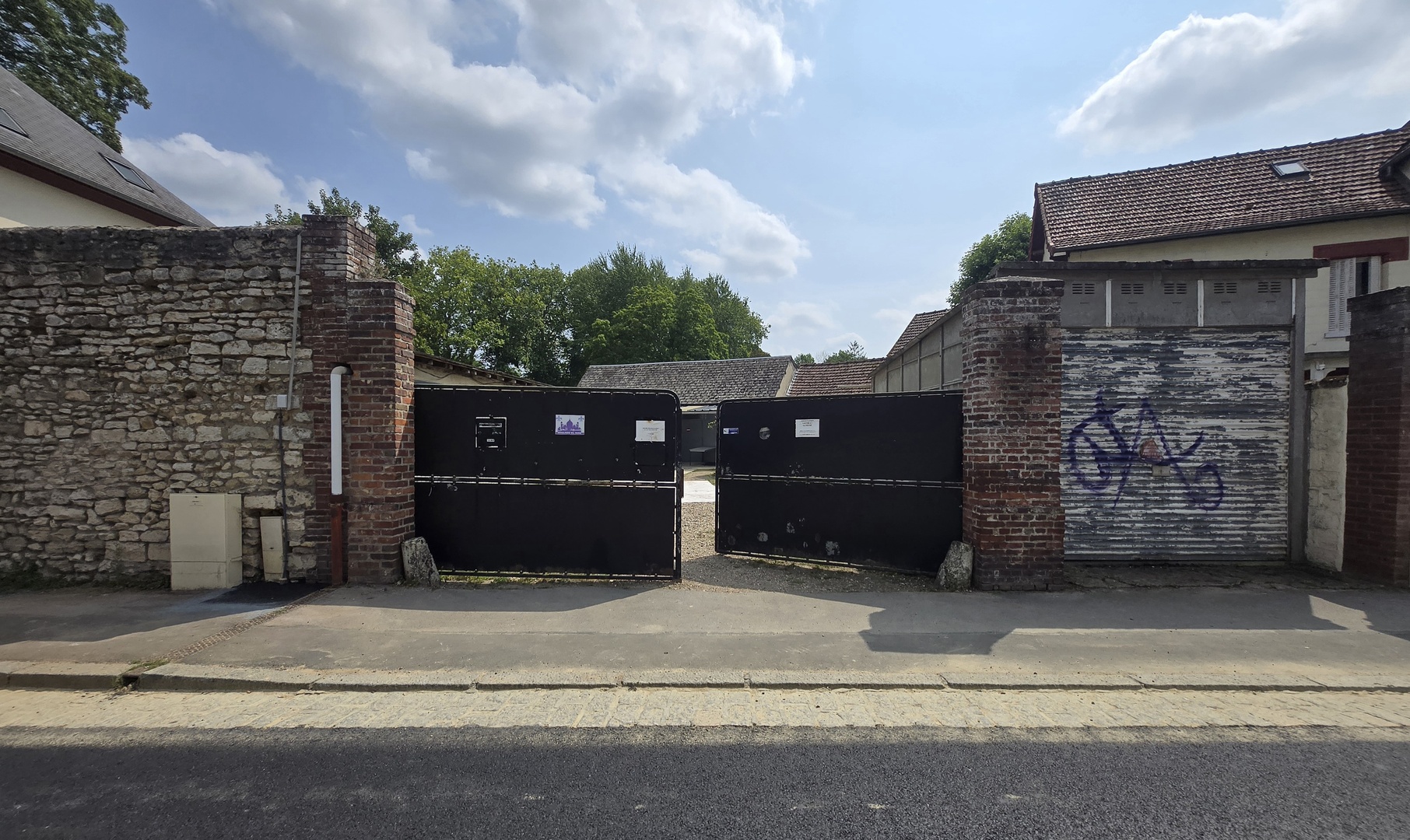مسجد الحق - Masjid Al-Haq