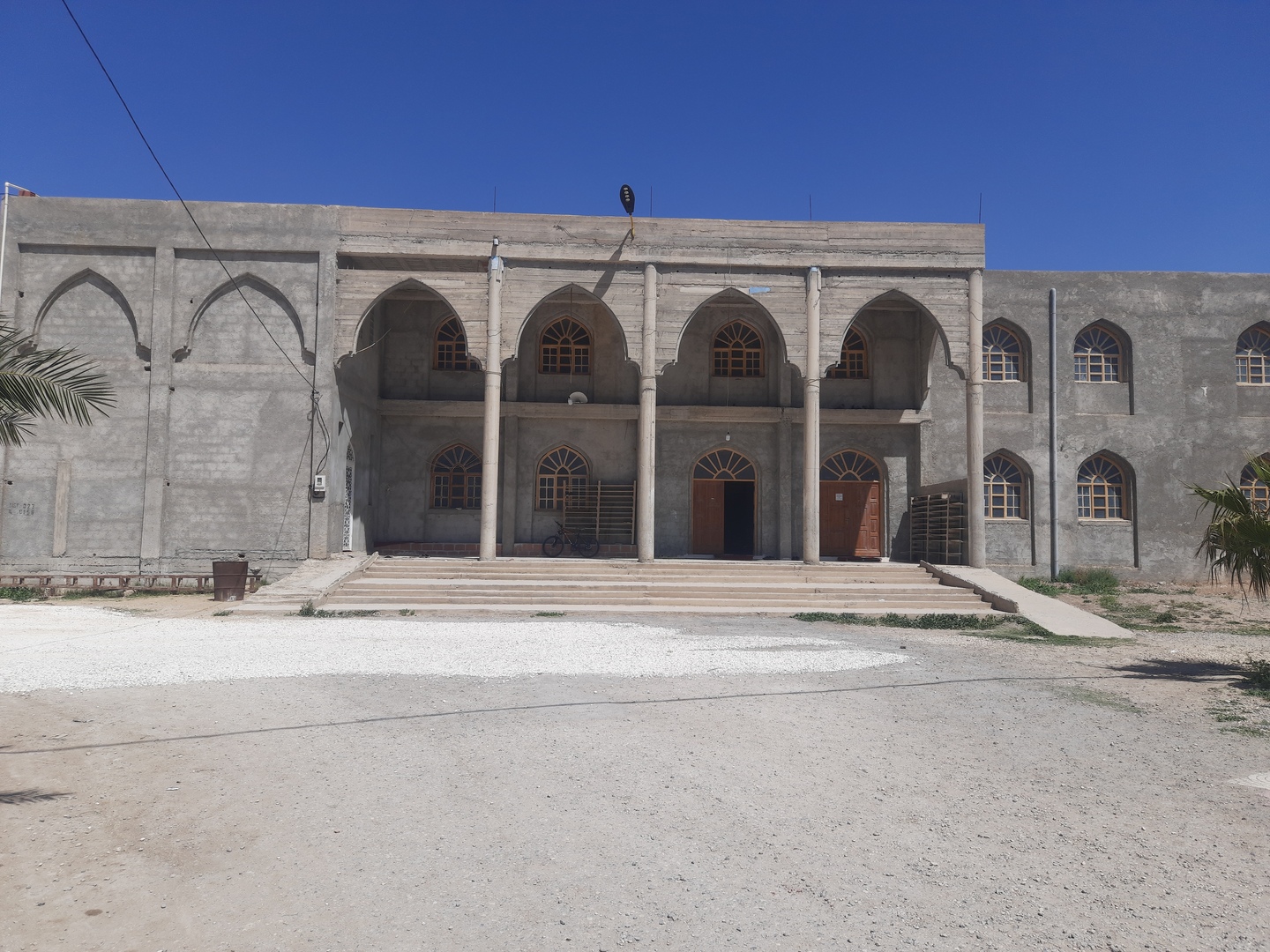 مسجد بدر عين الطويلة