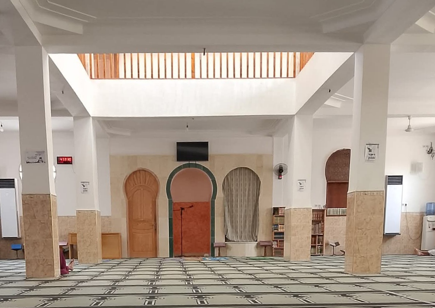 مسجد علي ابن ابي طالب - شتمة