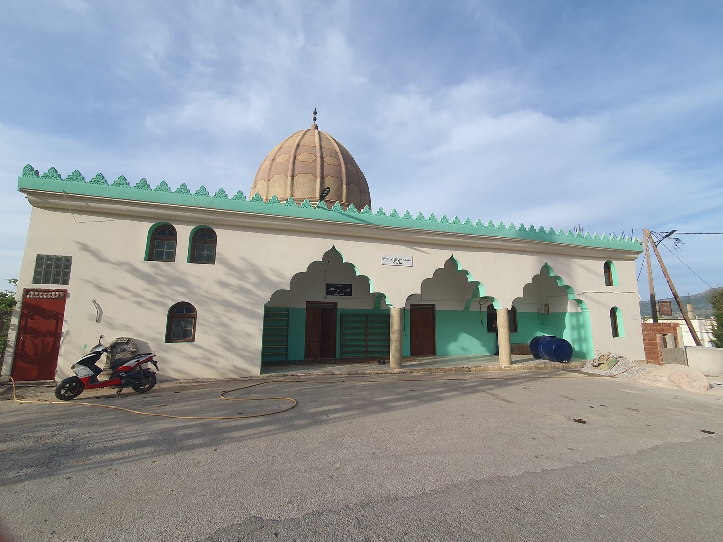 مسجد علي بن أبي طالب - الغديرات