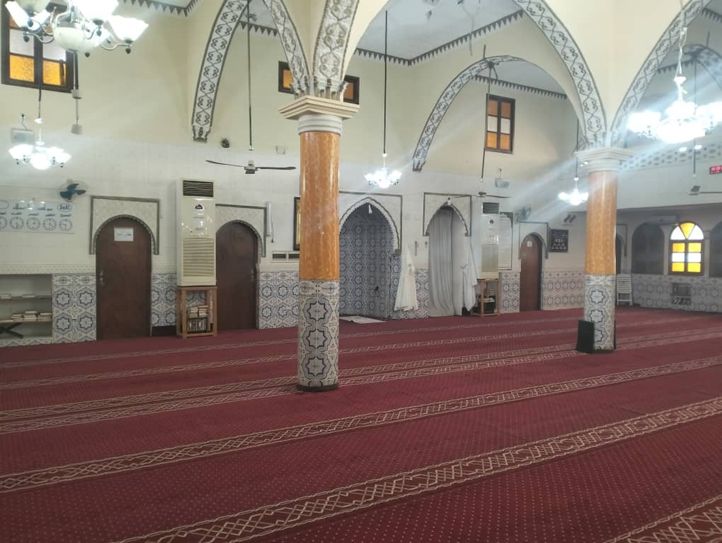 مسجد خالد بن الوليد دار الحمراء