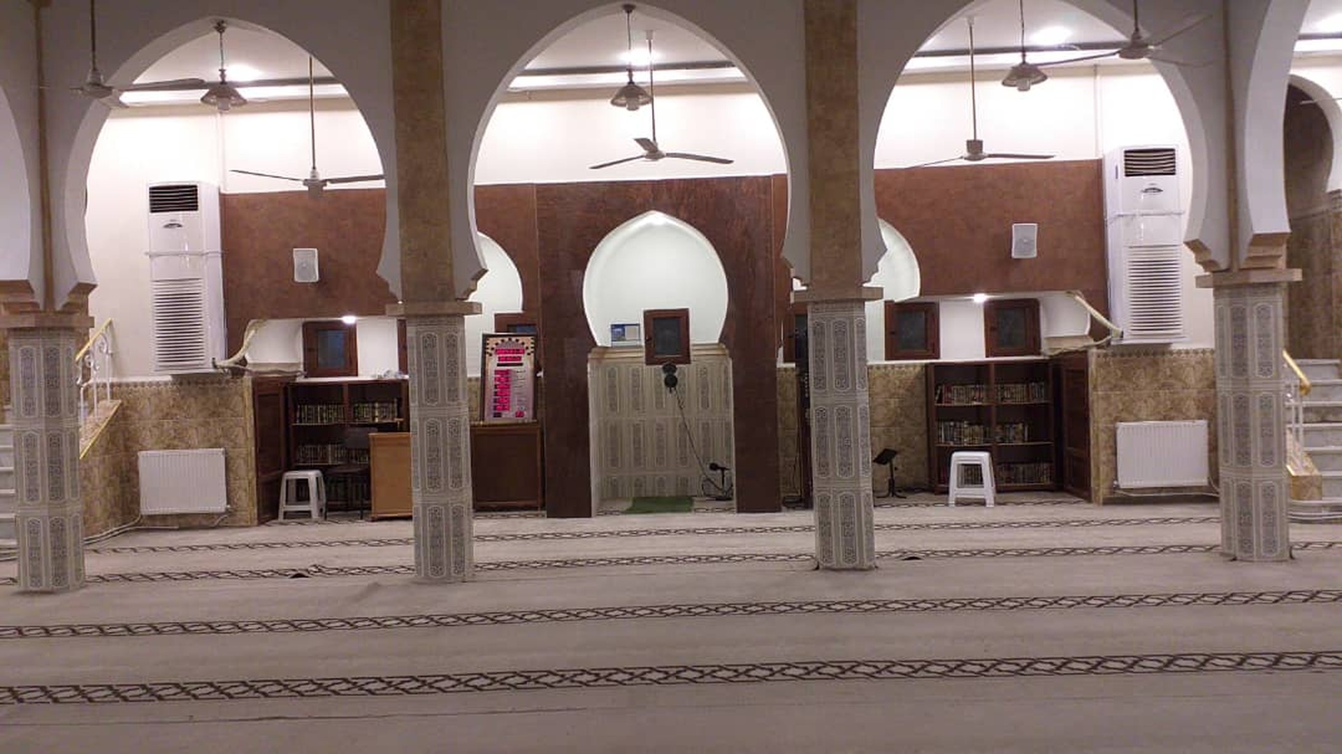 مسجد سيدي عيش مركز