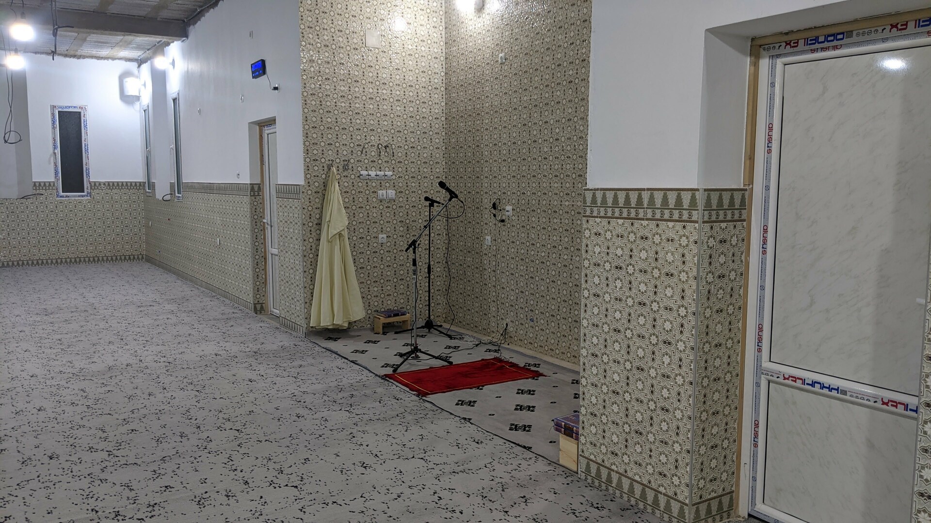 مسجد حي الاساتذة الجامعيين تيليلان