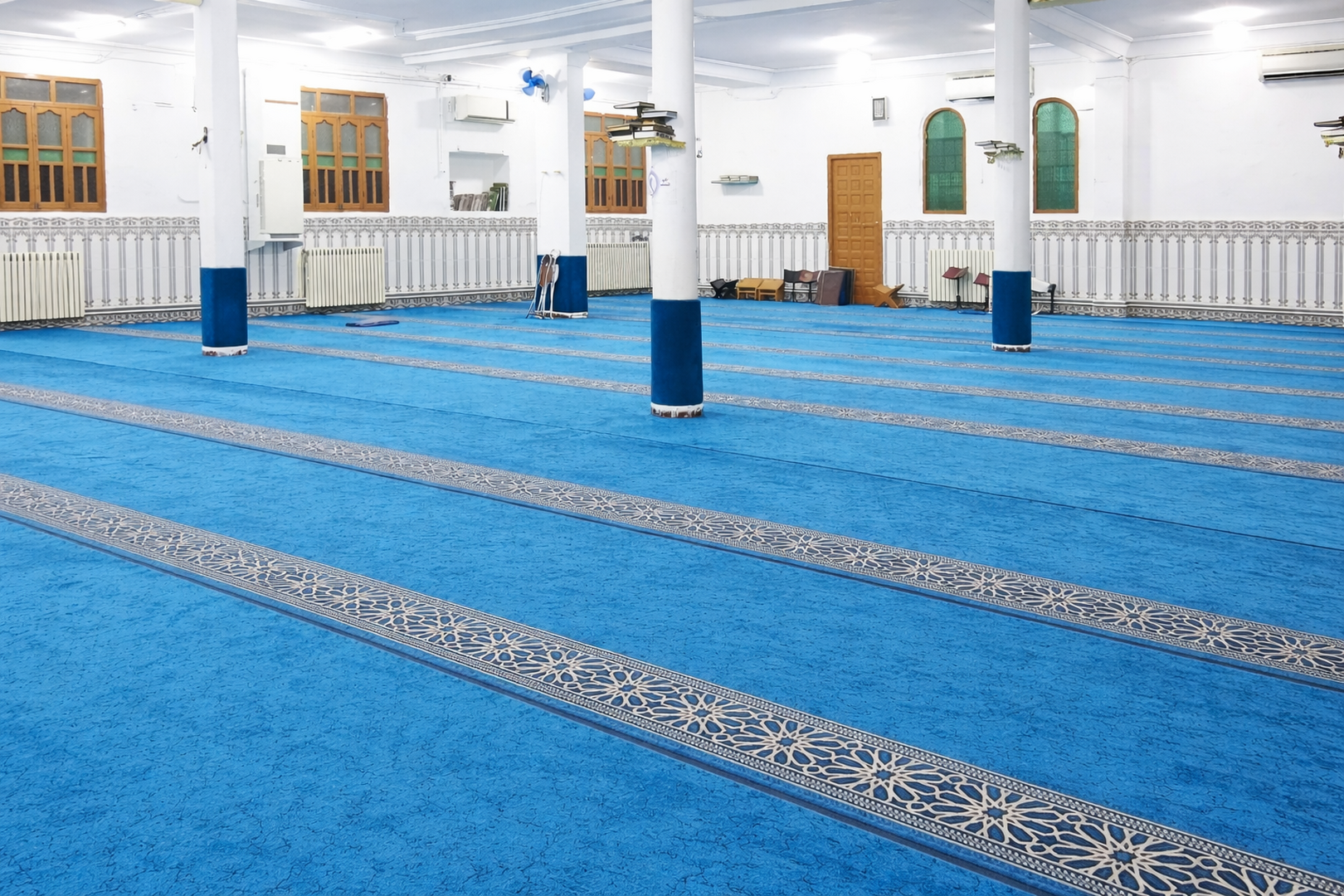 مسجد انس بن مالك الكرمة