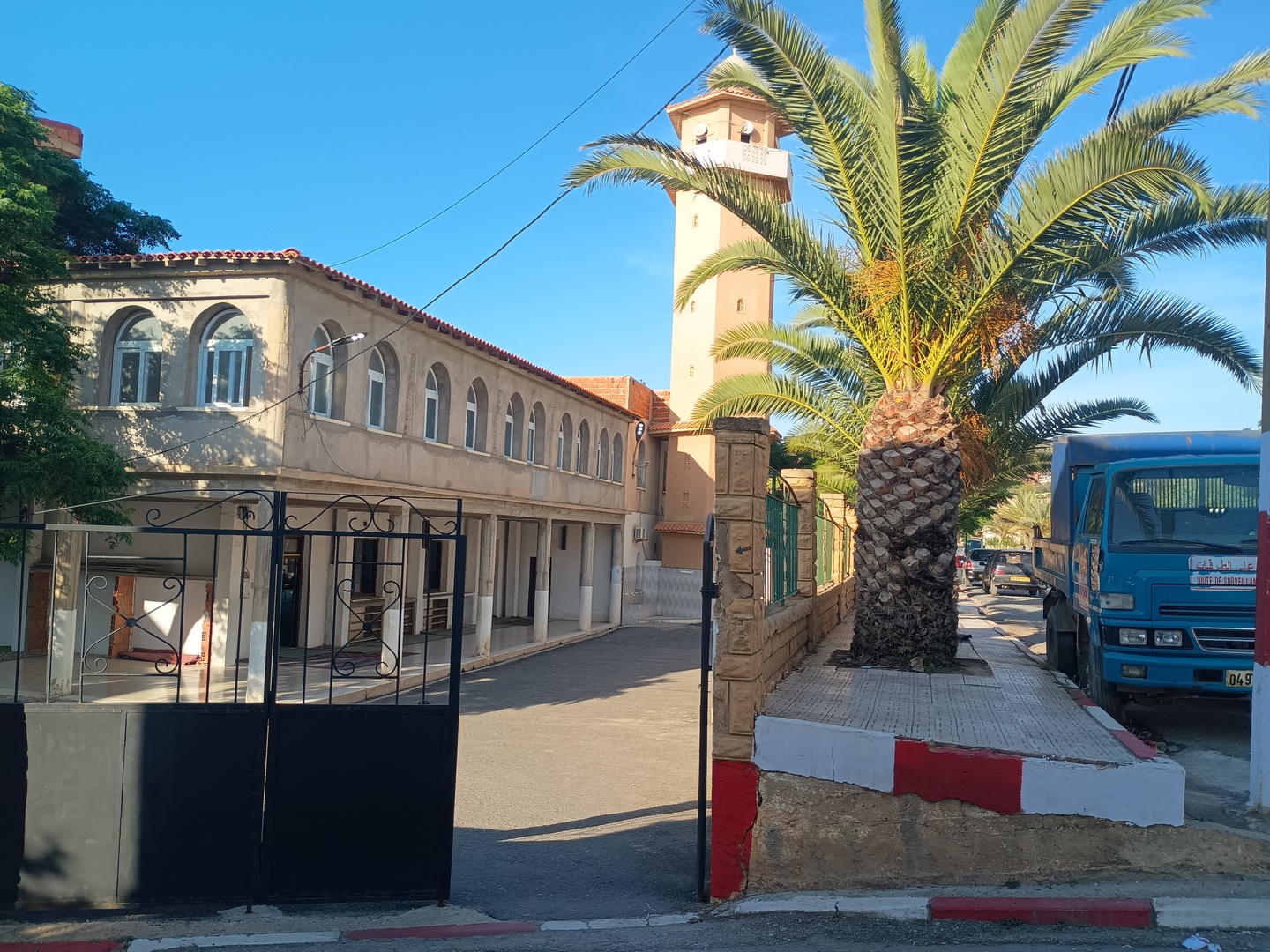 مسجد أبي بكر الصديق الحمدانية شرشال