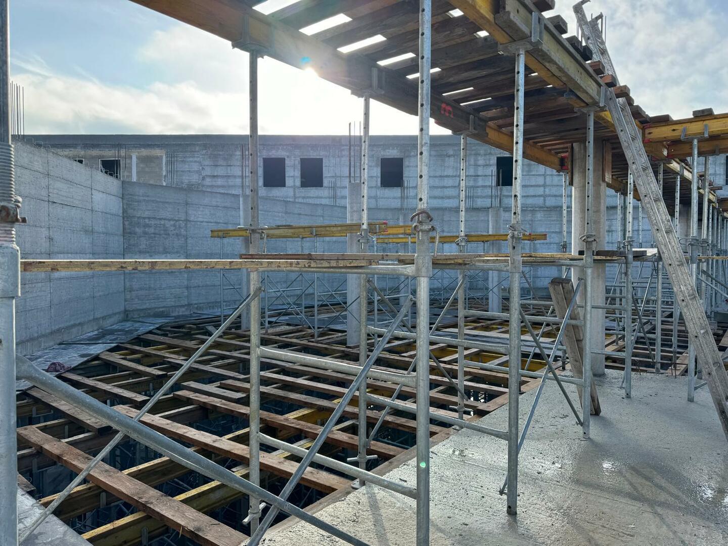 Salle de prière en cours de construction