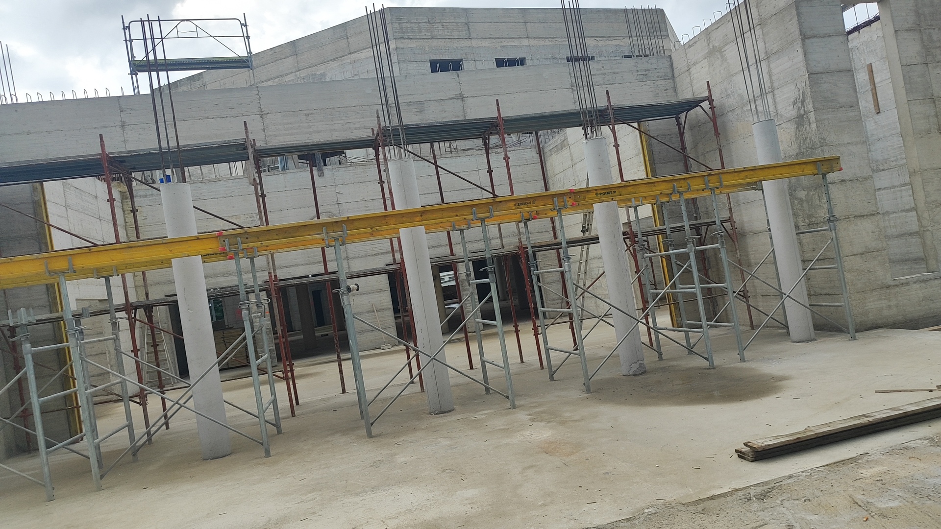 Salle de prière en cours de construction