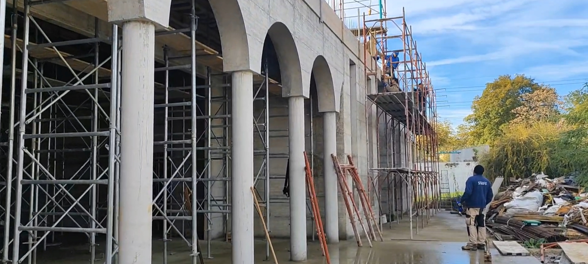 Salle de prière en cours de construction