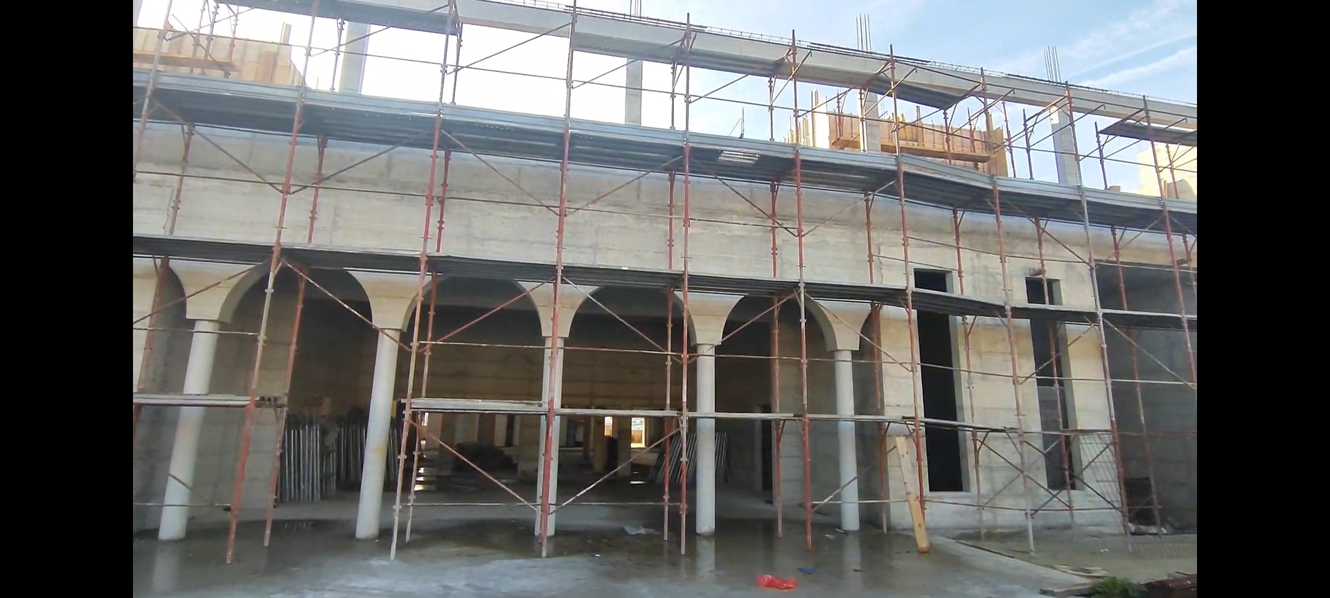 Salle de prière en cours de construction
