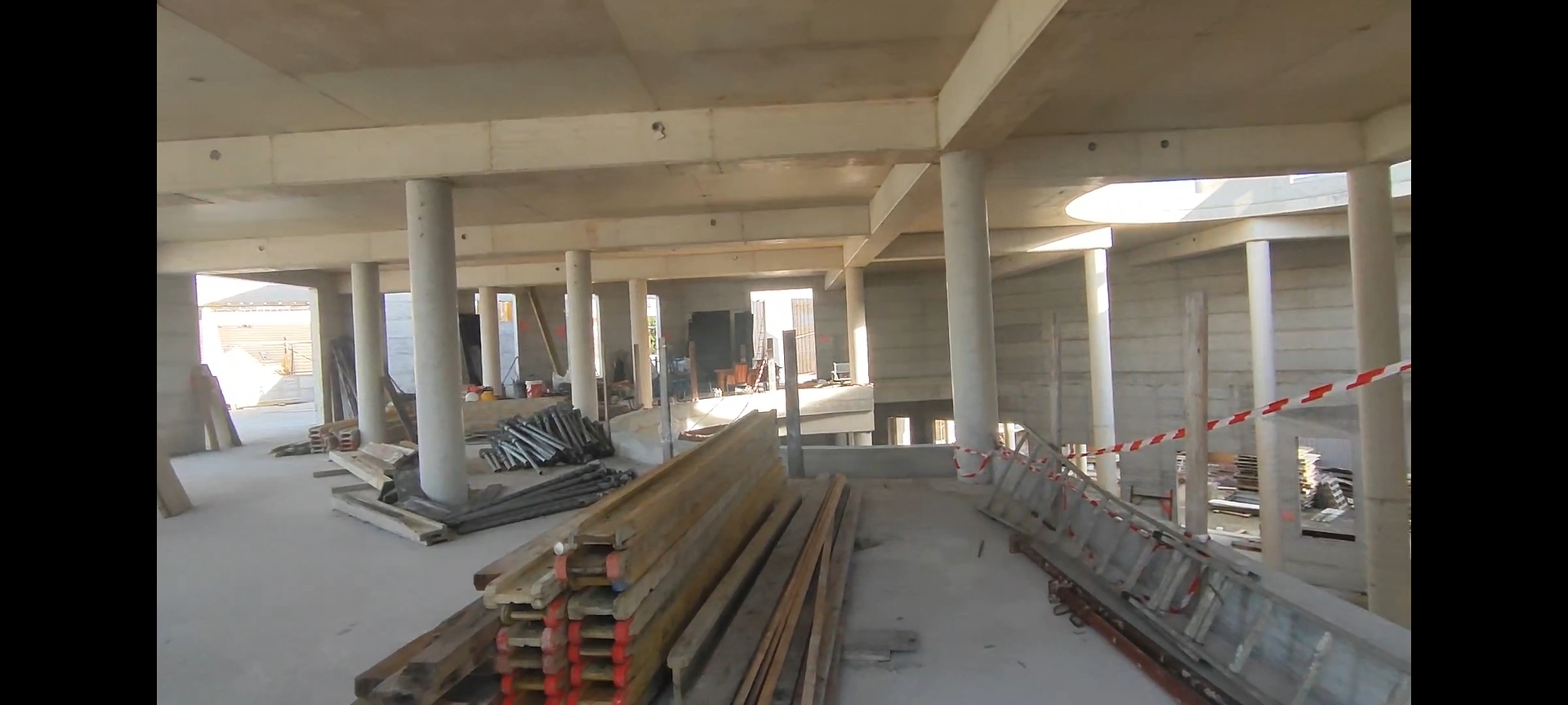 Salle de prière en cours de construction