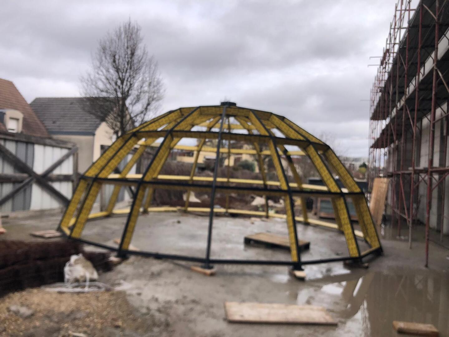 Salle de prière en cours de construction