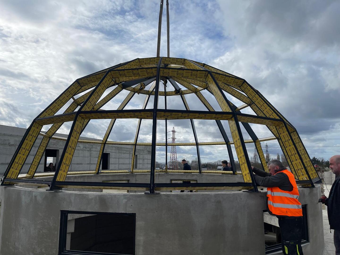 Salle de prière en cours de construction