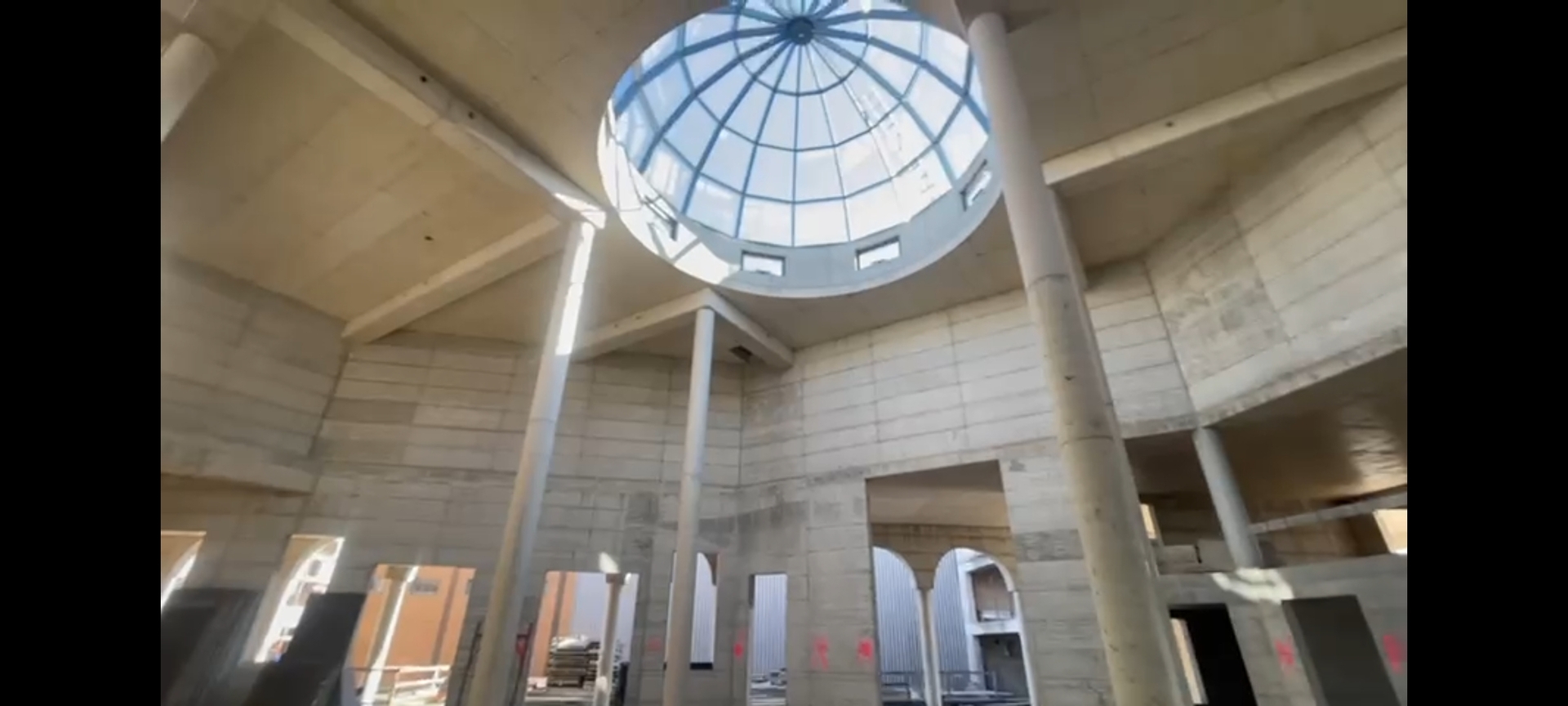 Salle de prière en cours de construction