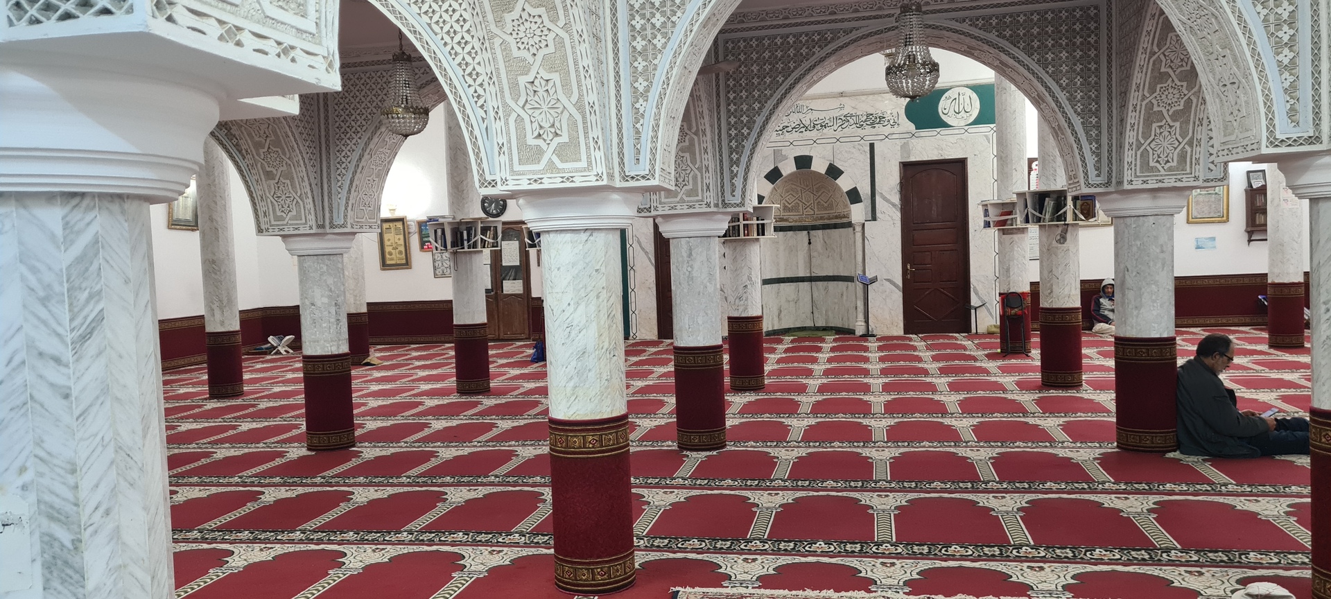 جامع علي ابن أبي طالب