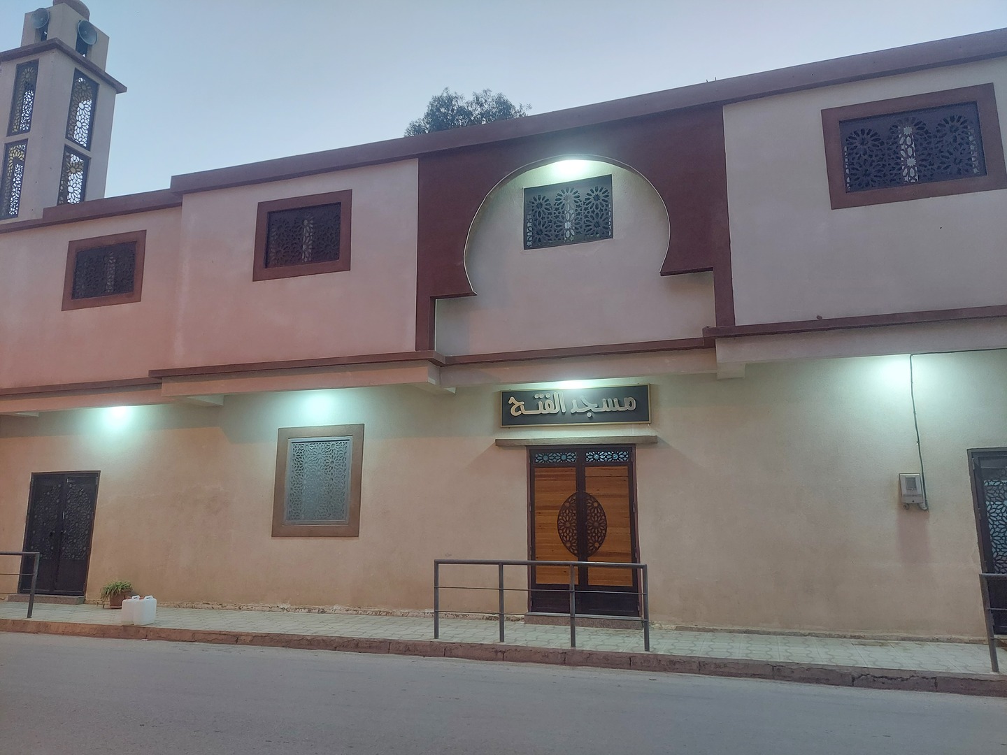 مسجد الفتح حي الحرية طريق الشڤة الشلف 02