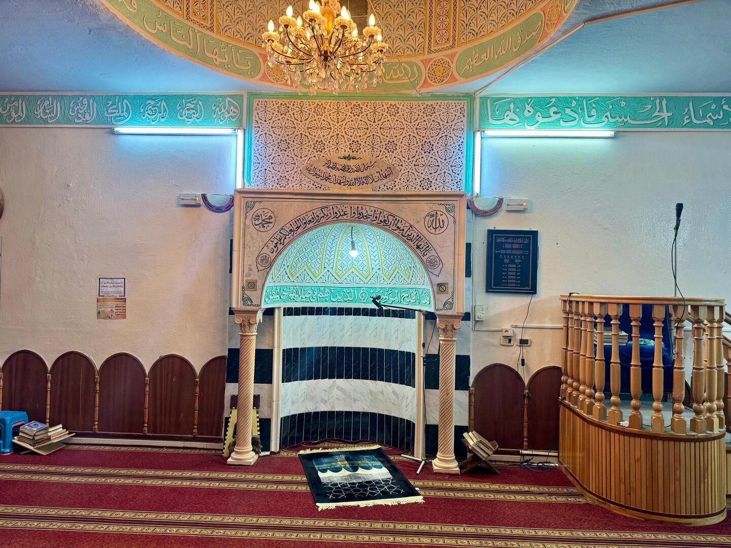 جامع التقوى، المساعدين