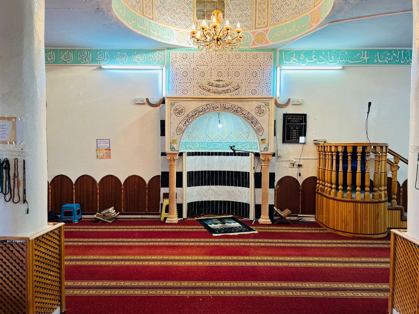 جامع التقوى، المساعدين