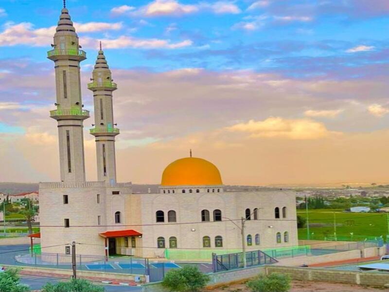 مُجَمَّع وَمَسْجِد أَلإِعْتِصام